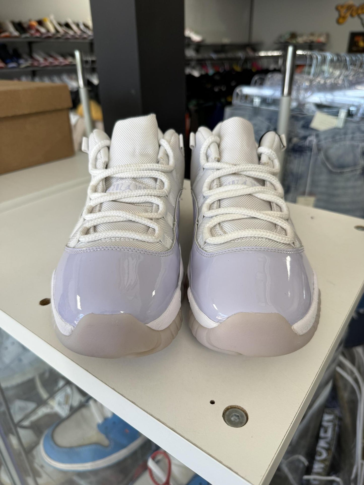 Jordan 11 "Pure Violet" Used Size 9.5