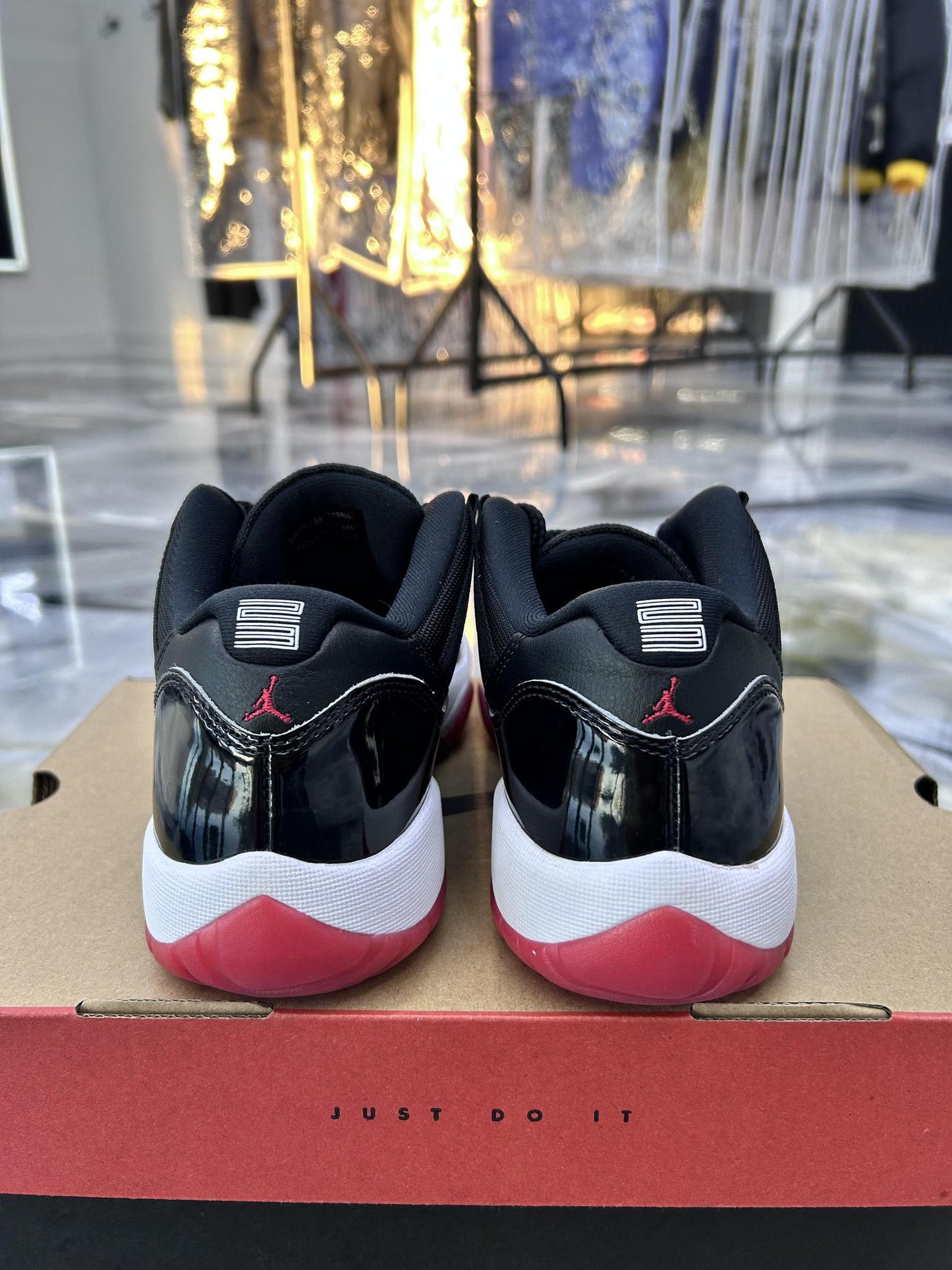 Jordan 11 Low "Bred" Used Size 7Y/8.5W