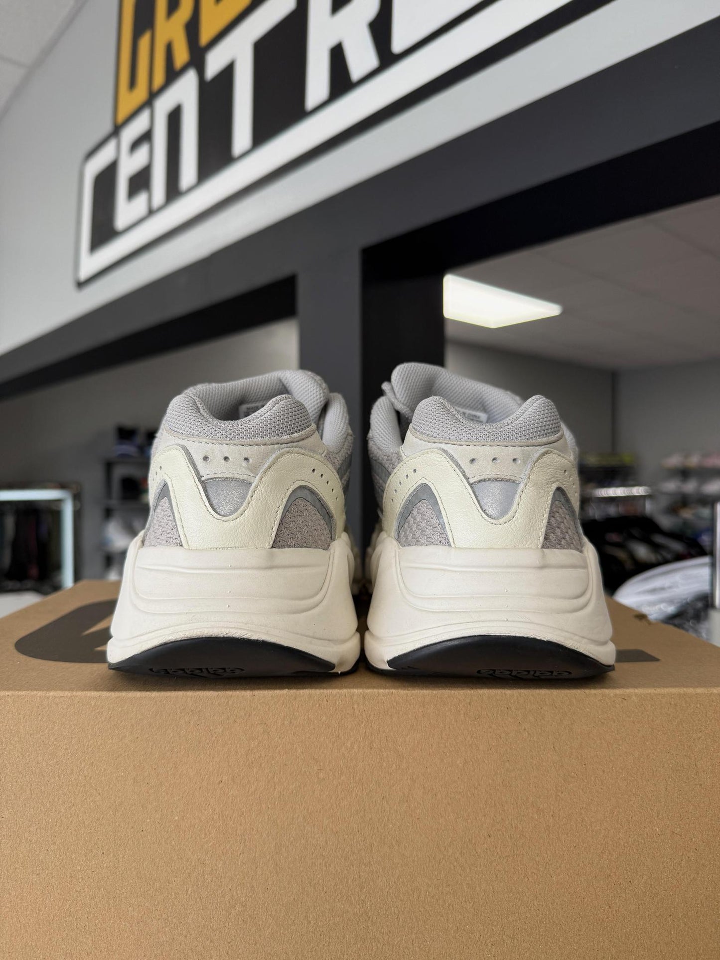 Yeezy 700 "Static" Used Size 10
