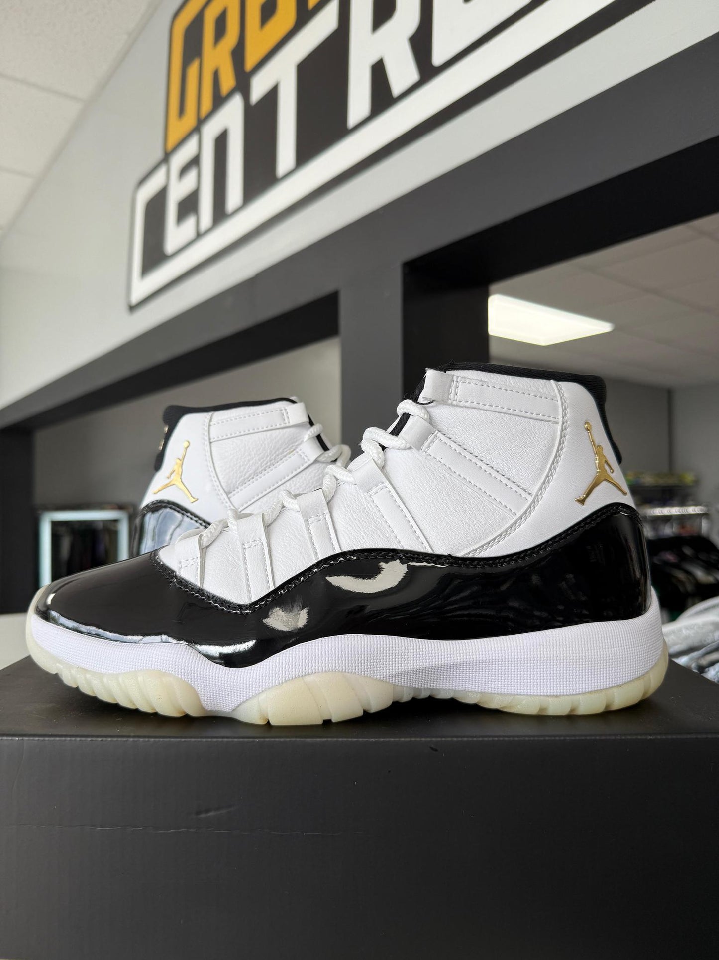 Jordan 11 "DMP Gratitude" Used Size 9.5