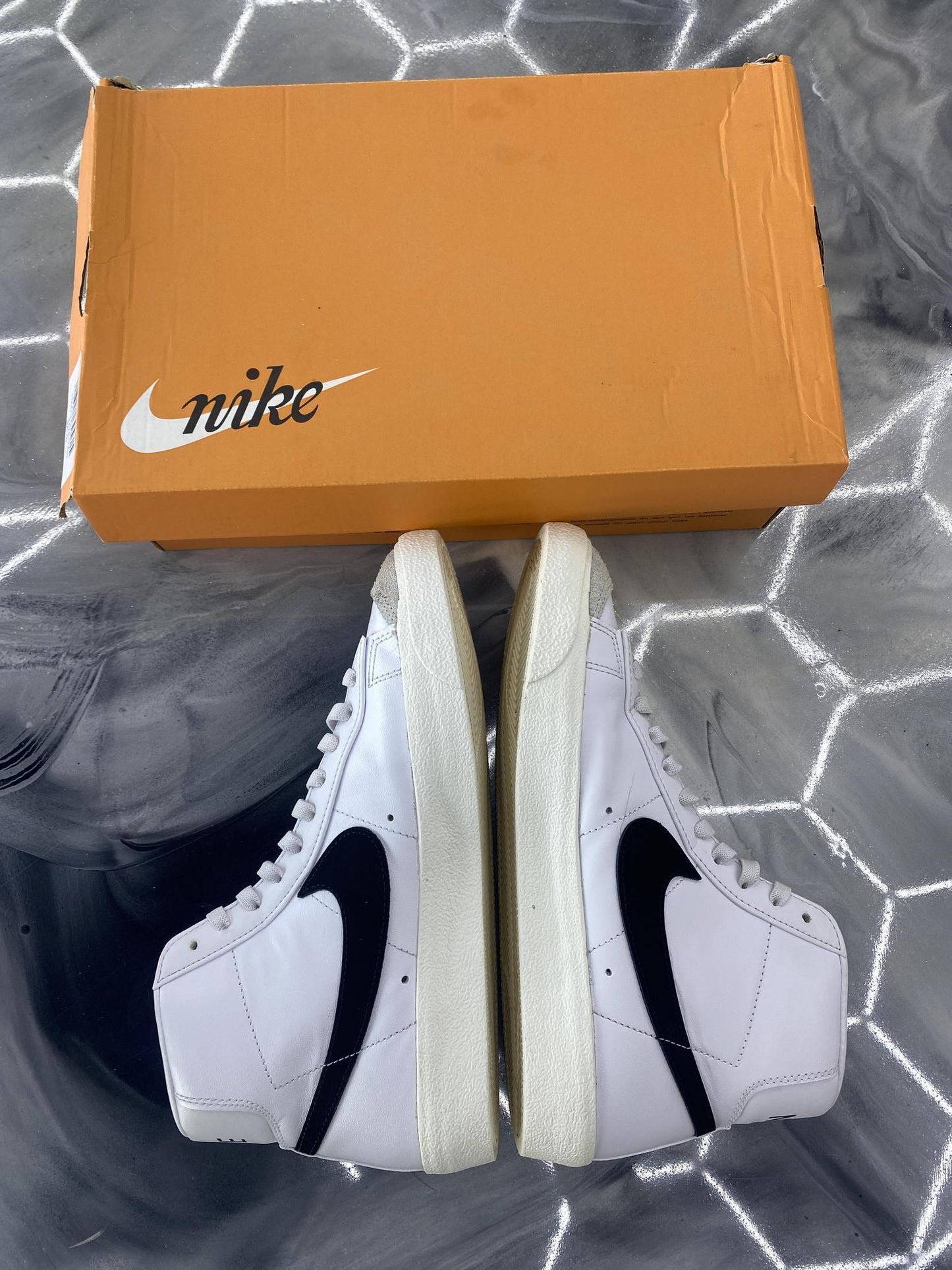 Nike Blazer Mid "White Black" Used Size 8.5