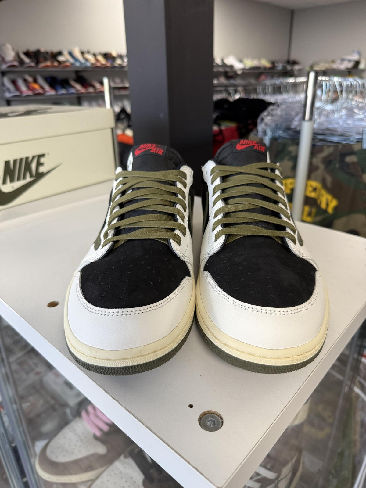 Jordan 1 Low Travis Scott "Olive" Used Size 12.5