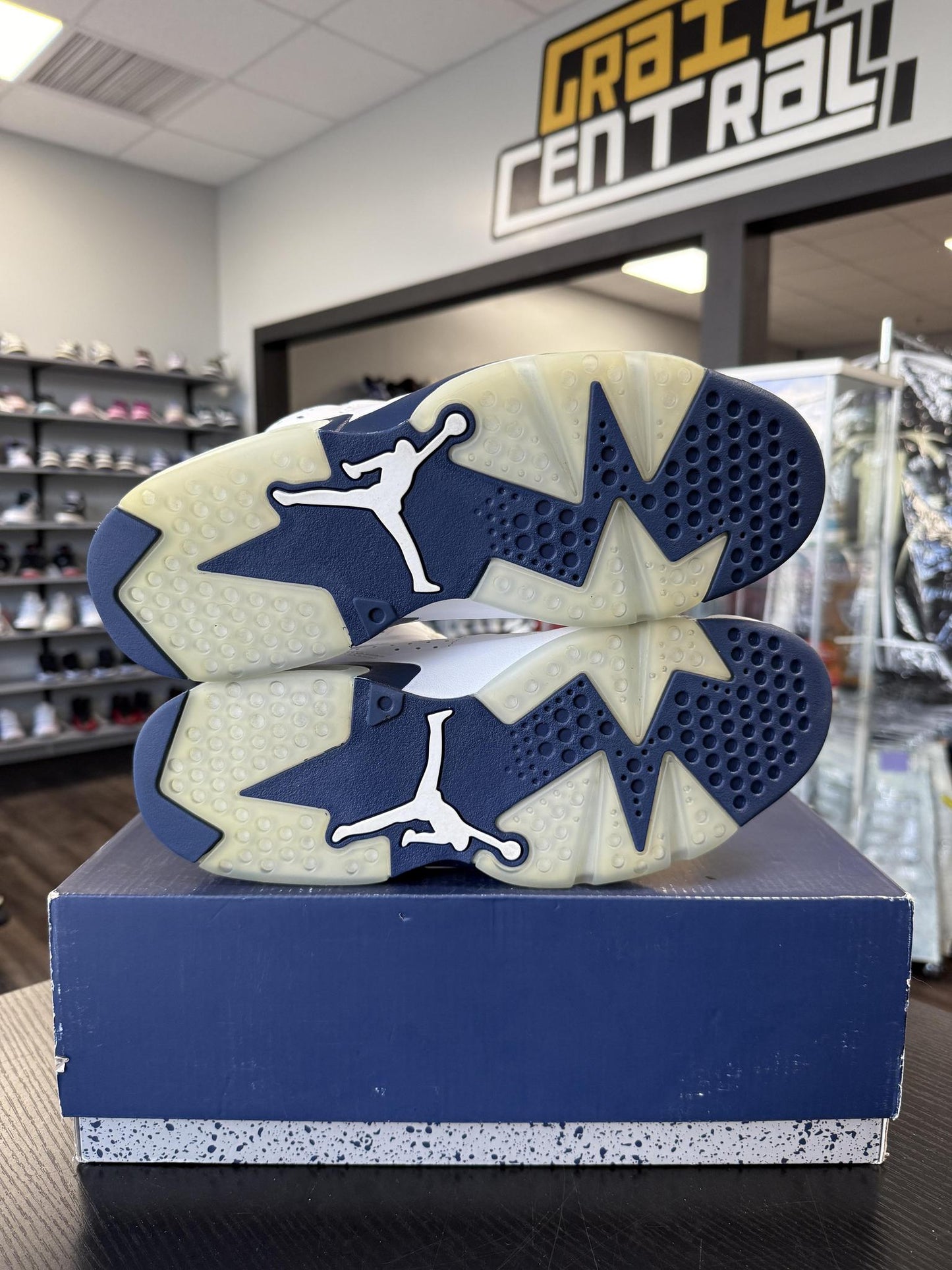 Jordan 6 "Midnight Navy" Used Size 10