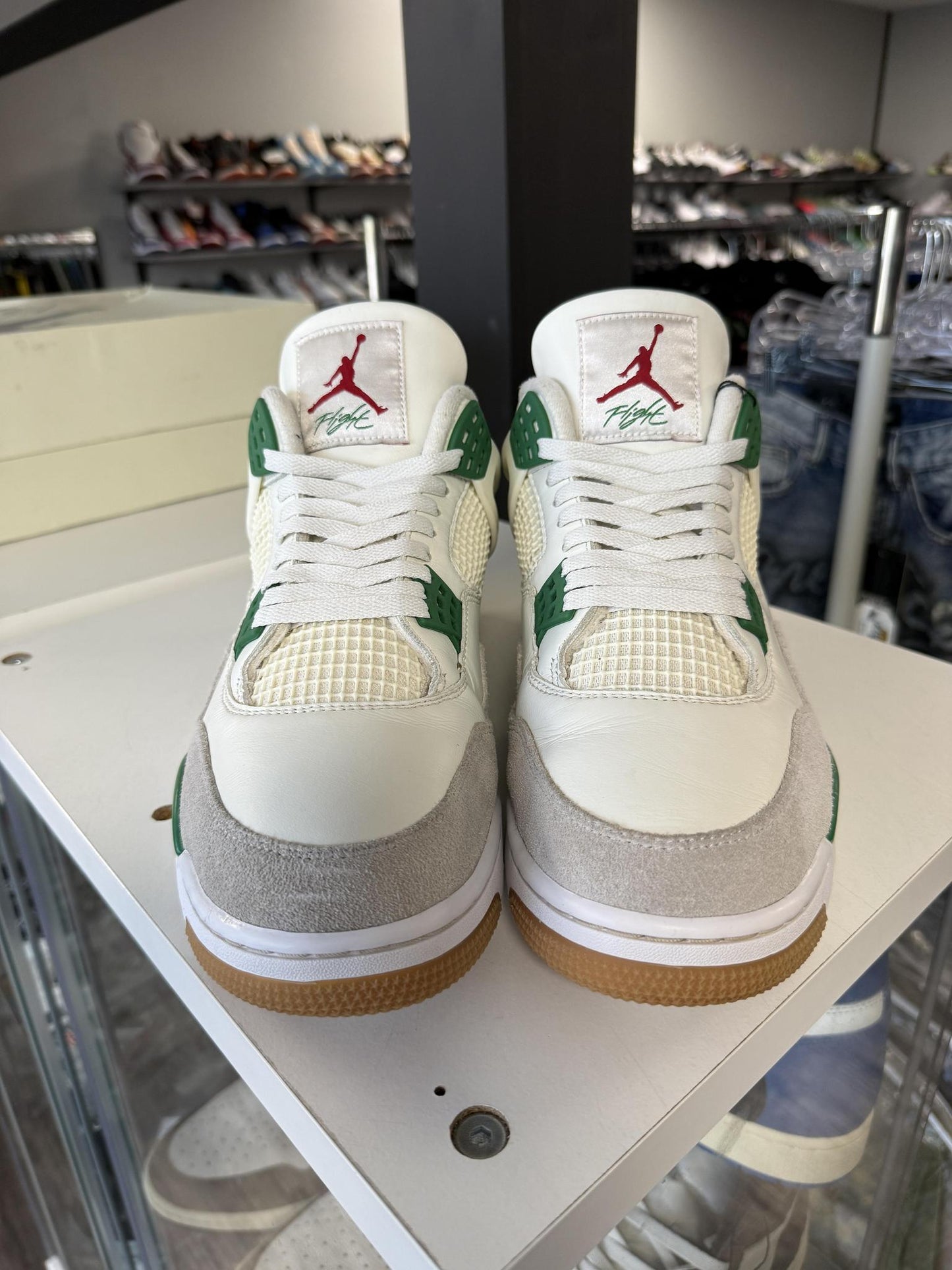 Jordan 4 SB "Pine Green" Used Size 12.5