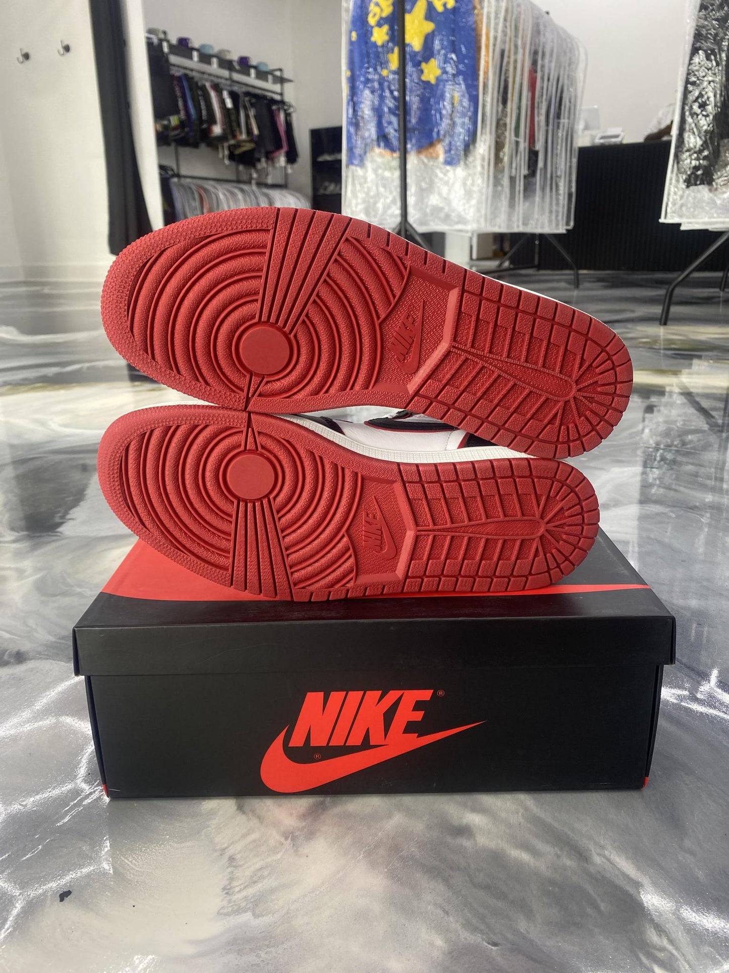 Jordan 1 "Bloodline" Used Size 9