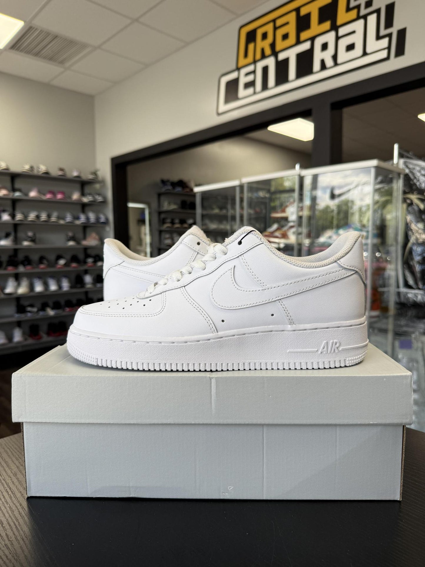 Nike Air Force 1 Low "Triple White" Used Size 10