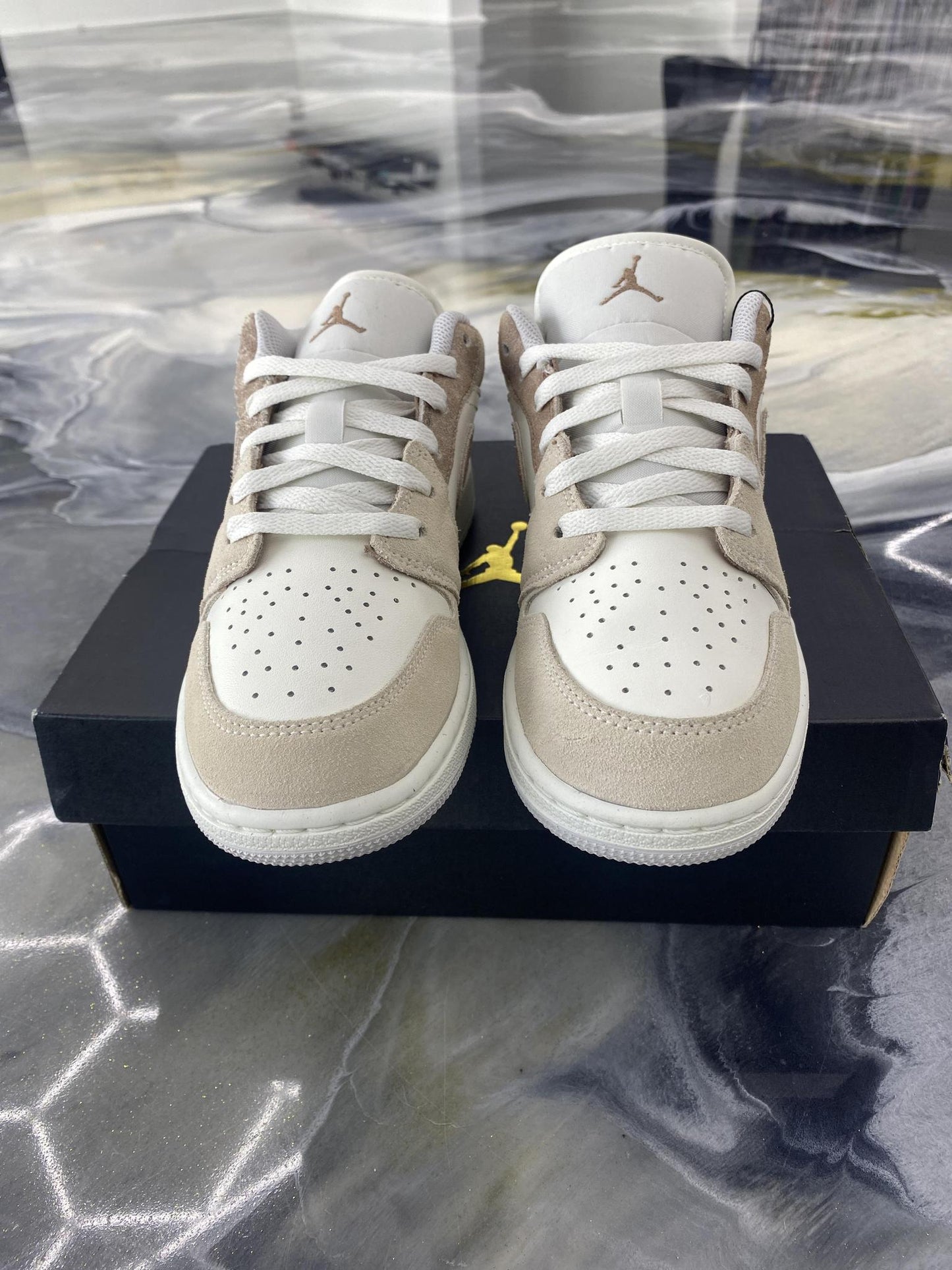 Jordan 1 Low "Light Brown" Used Size 6Y/7.5W