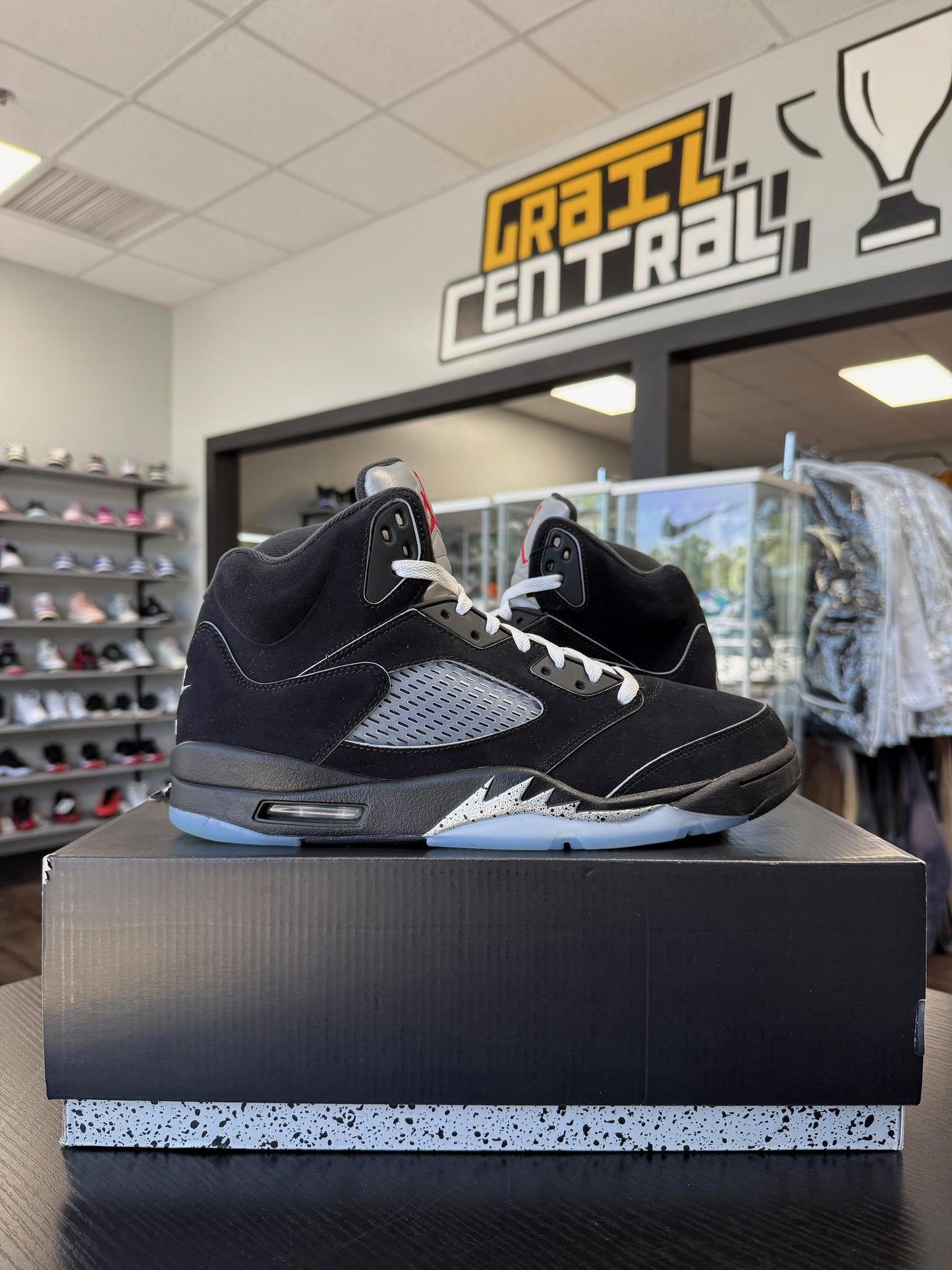 Jordan 5 "Metallic Reimagined" Used Size 11.5