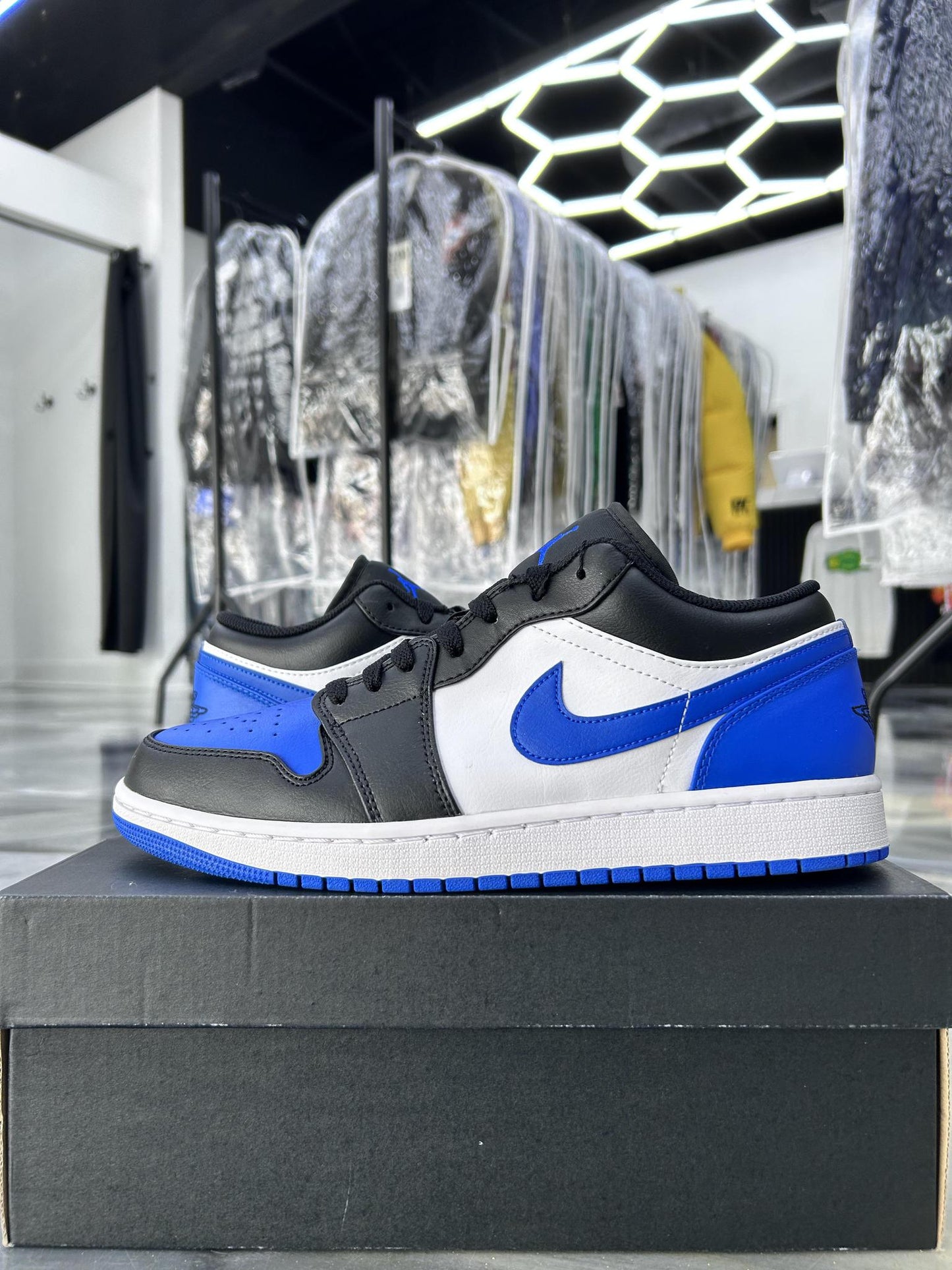 Jordan 1 Low "Royal Toe" Used Size 10