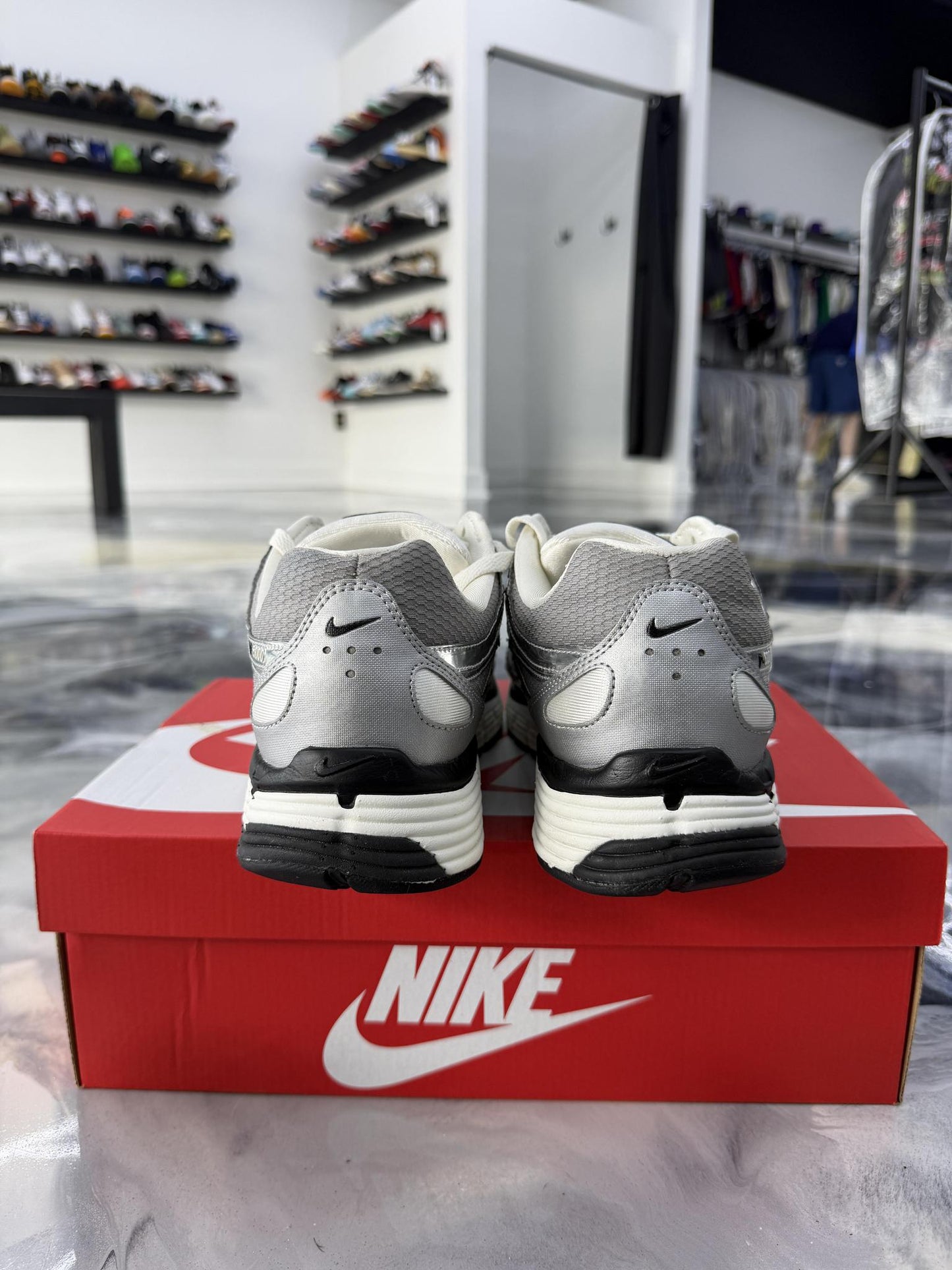 Nike P-6000 Metallic Silver Used Size 11