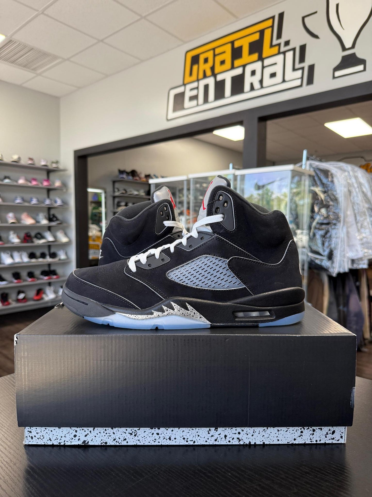Jordan 5 "Metallic Reimagined" Used Size 11.5