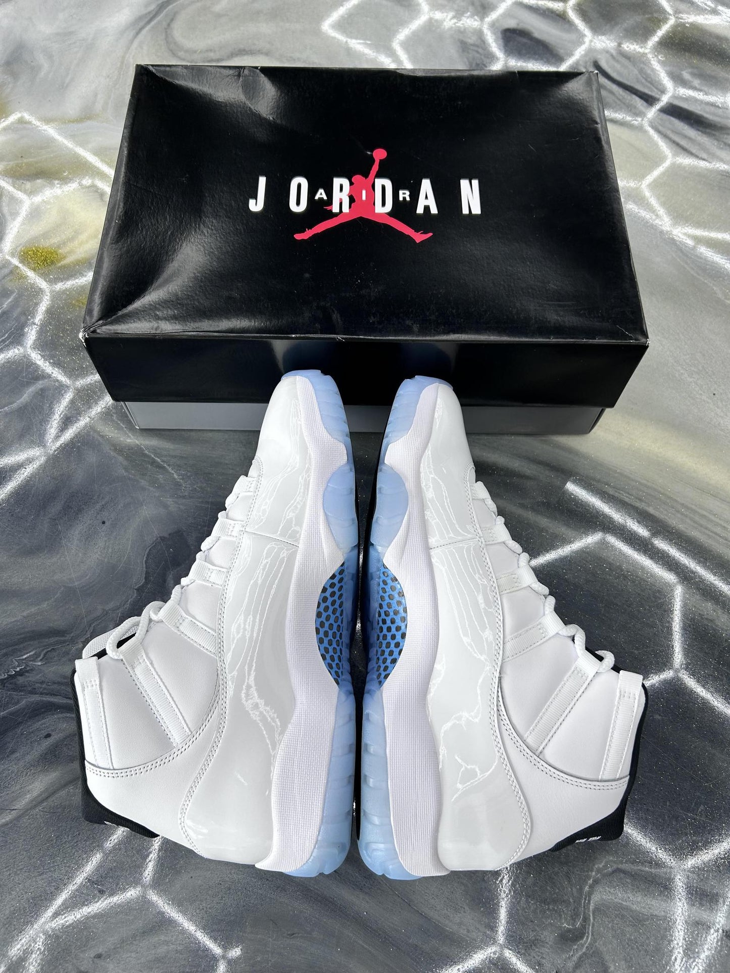 Jordan 11 "Legend Blue" Used Size 12