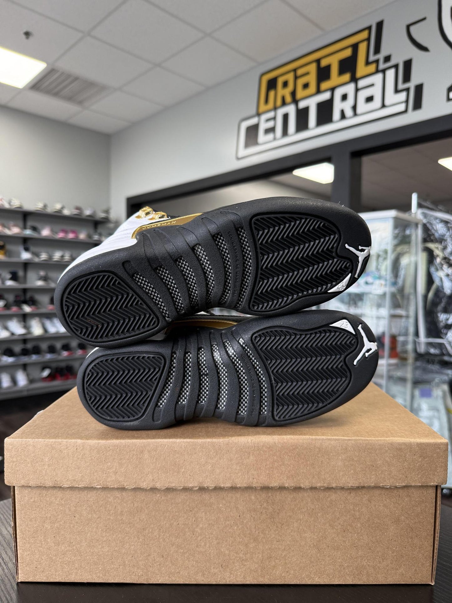 Jordan 12 "Royalty Taxi" Used Size 5Y/6.5W
