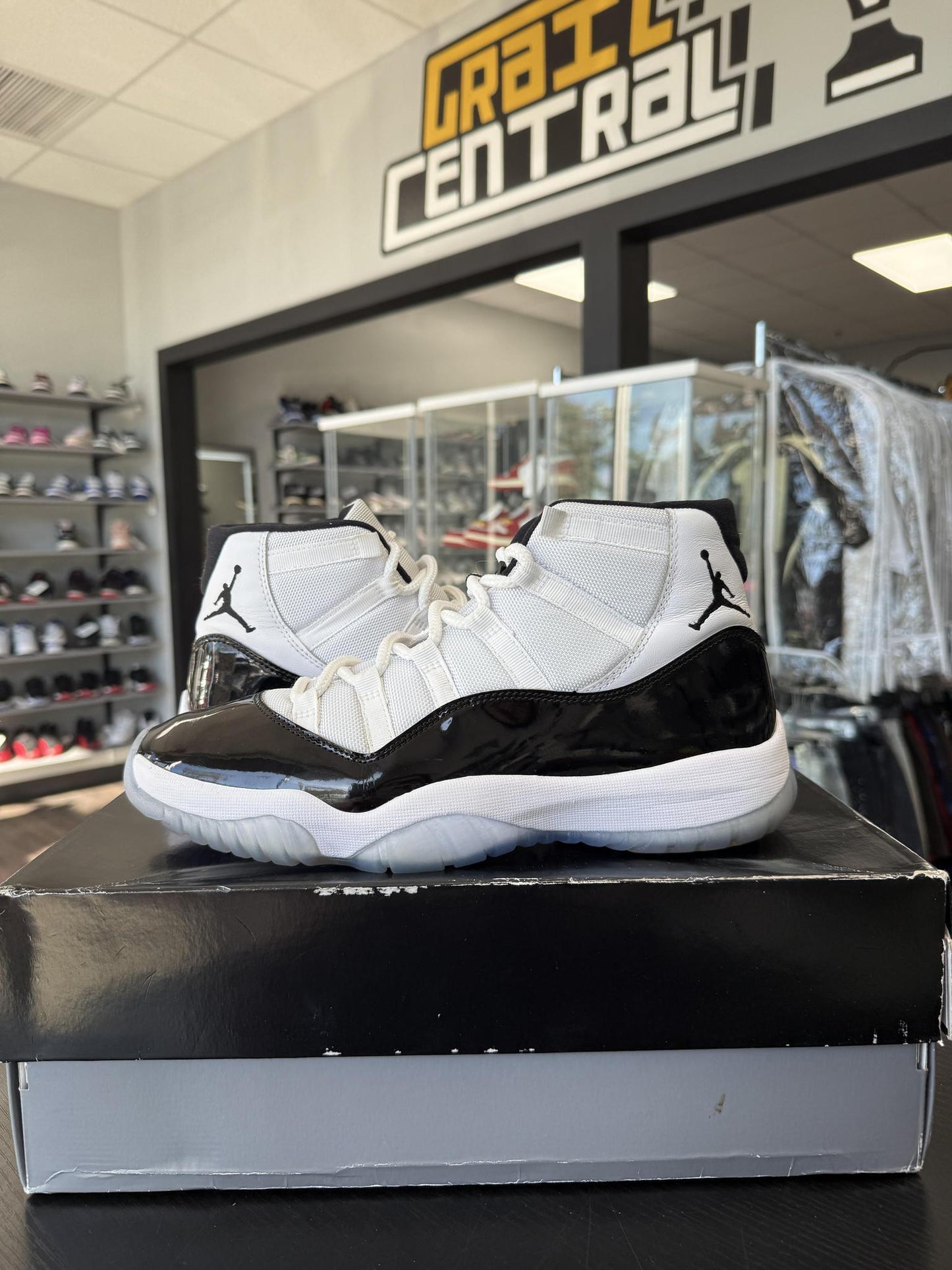 Jordan 11 "Concord" Used Size 10