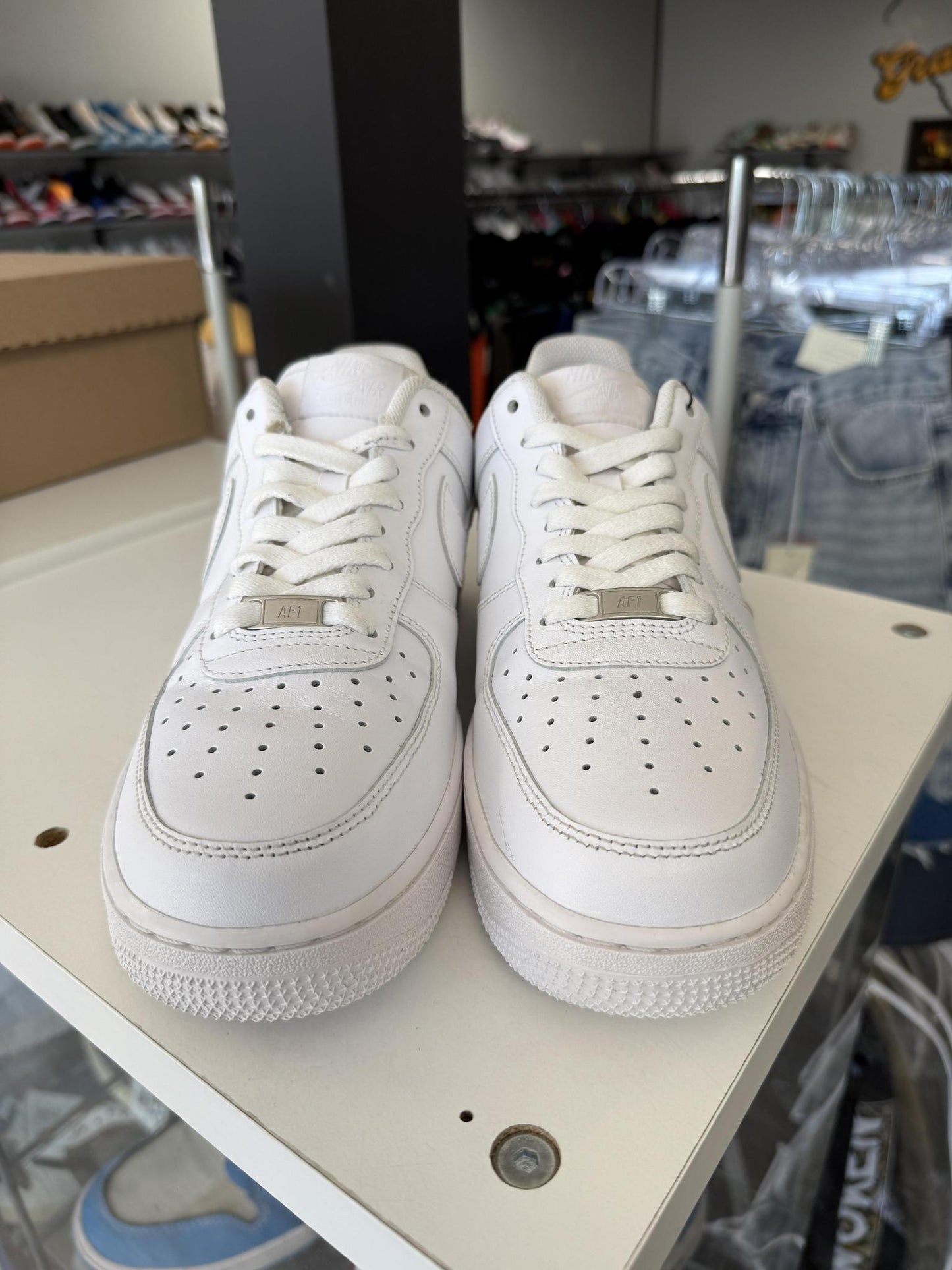 Nike Air Force One Low "White" Used Size 9.5