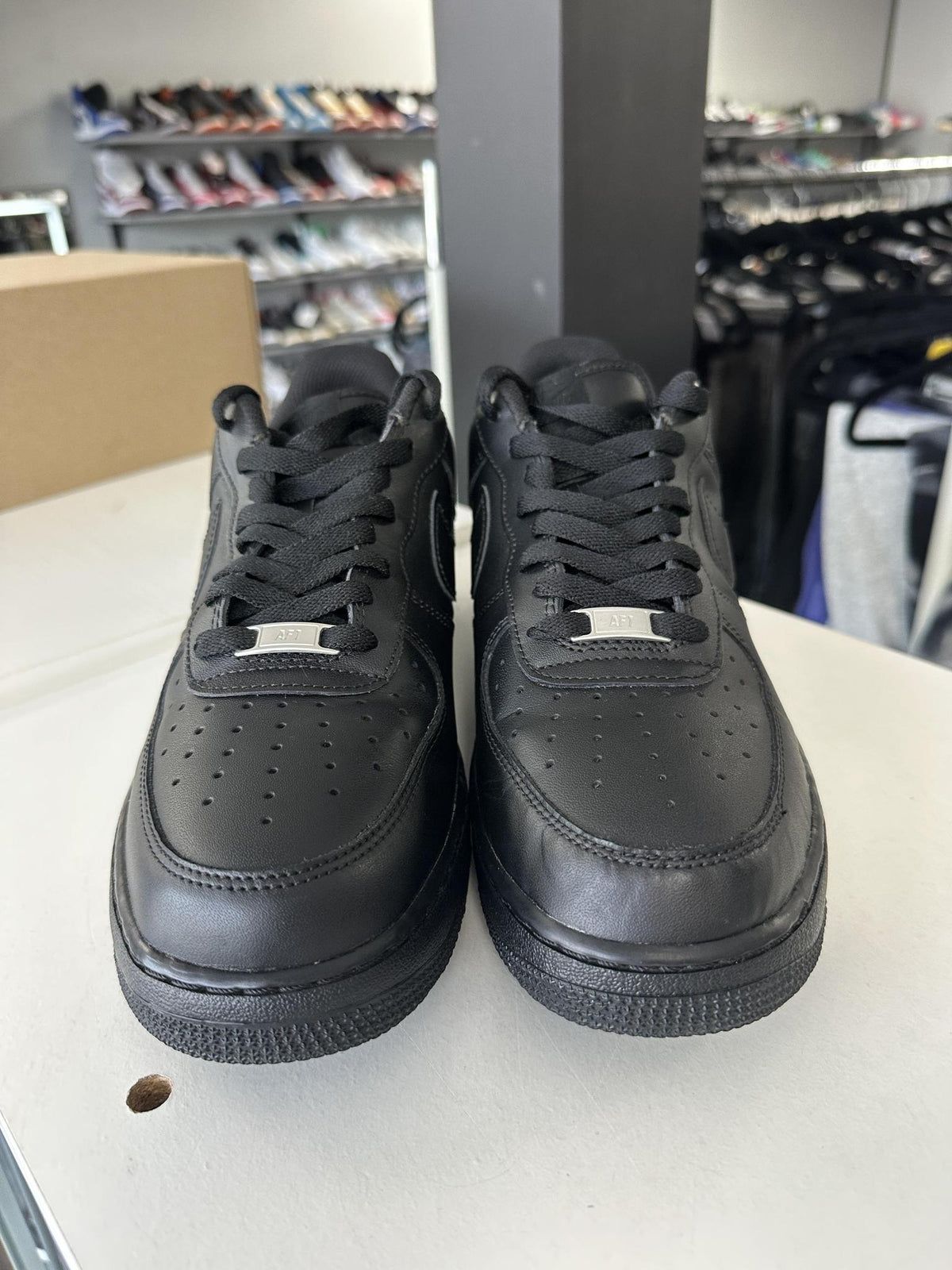 Nike Air Force 1 Low "Black" 10.5 Used