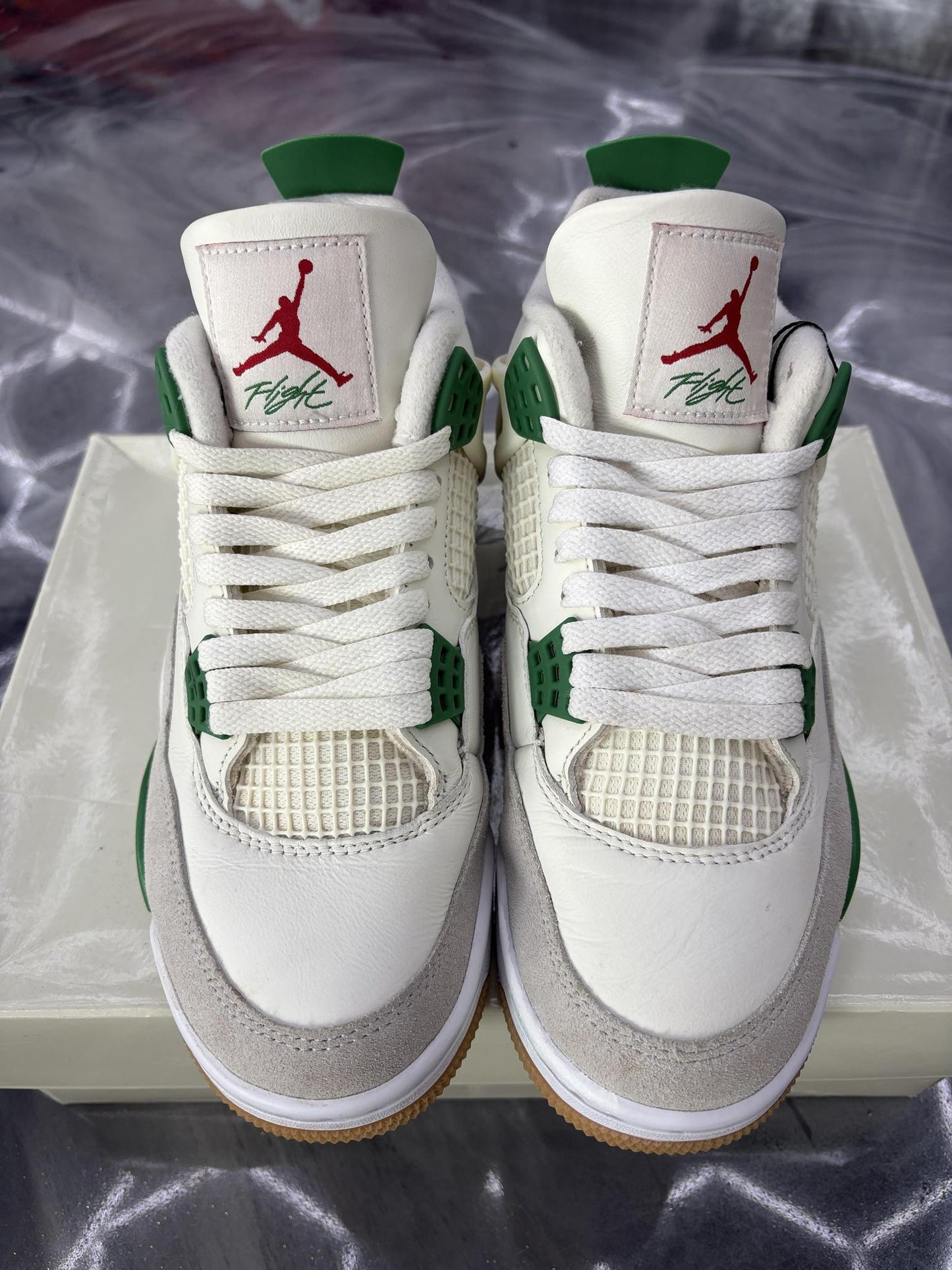 Jordan 4 SB "Pine Green" Used Size 6Y/7.5W