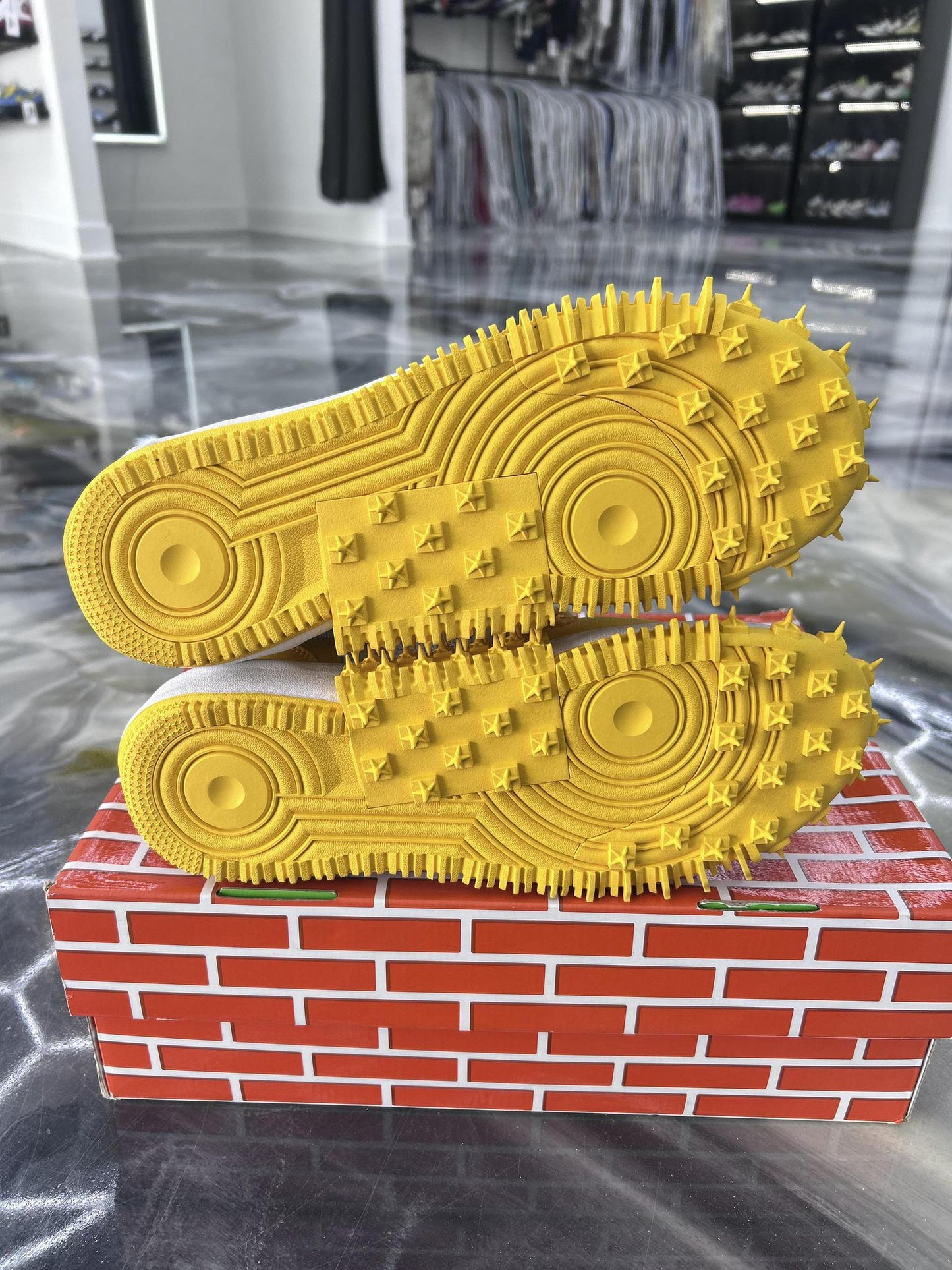 Nike x Off White Air Force 1 Mid "Canary" Used Size 10.5
