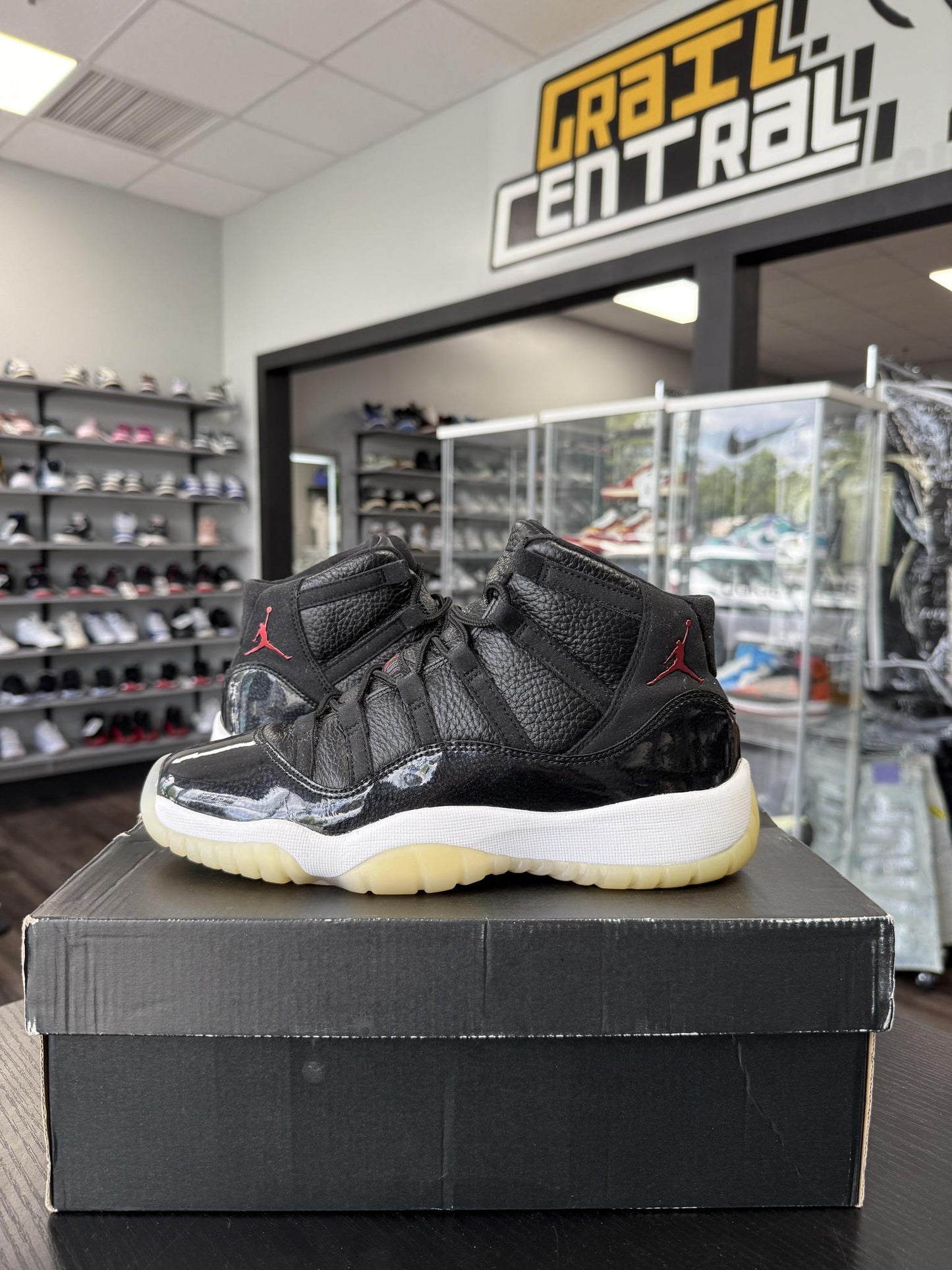 Jordan 11 "72-10" Used Size 6.5Y/8W