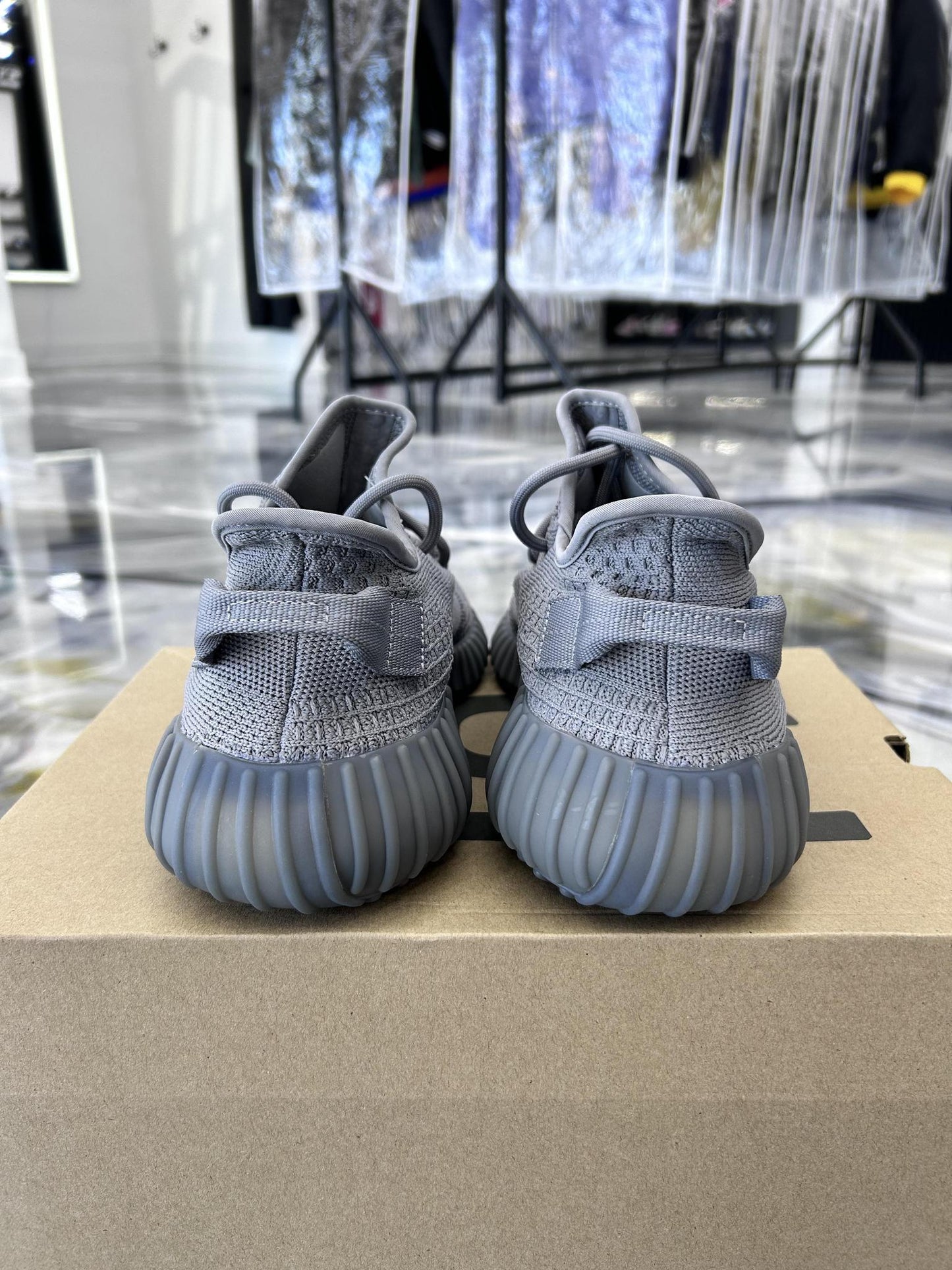 Yeezy 350 V2 "Steel Grey" Used Size 10
