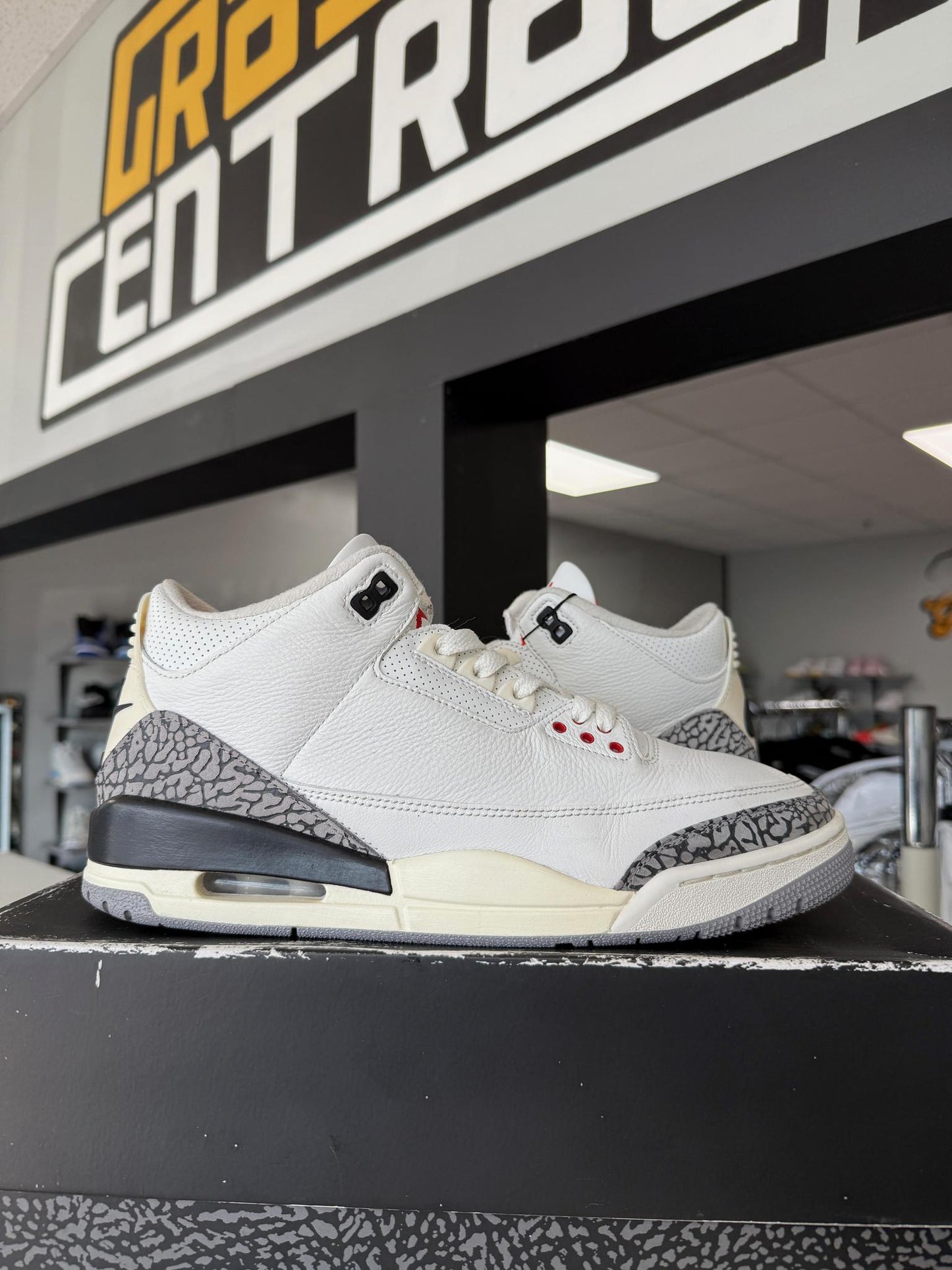 Jordan 3 "White Cement Reimagined" Used Size 10.5