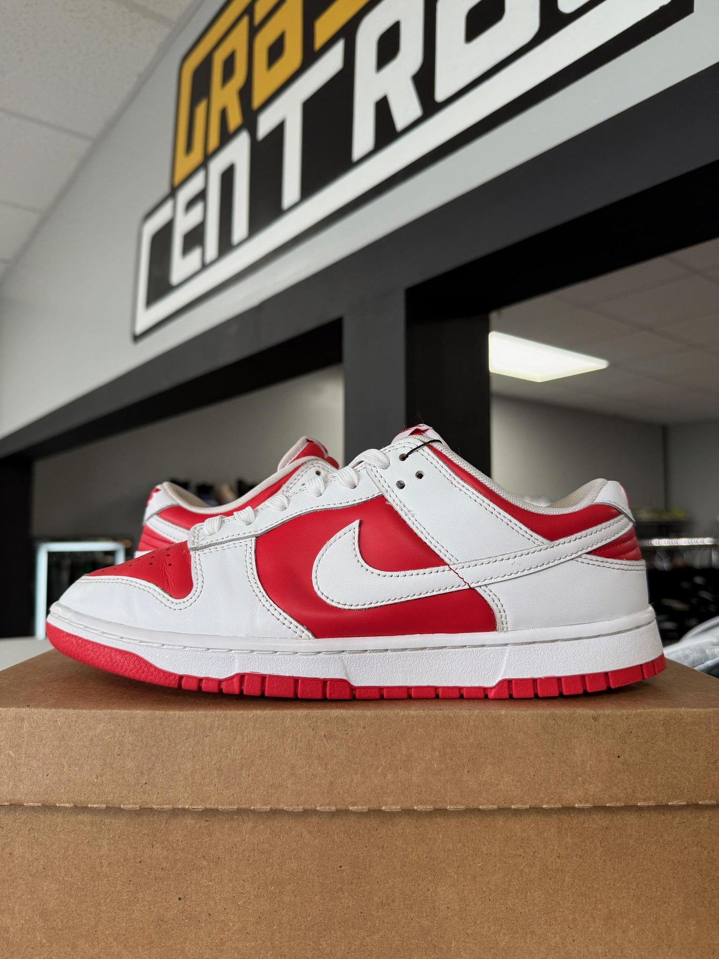 Nike Dunk Low "Championship Red" Used Size 10