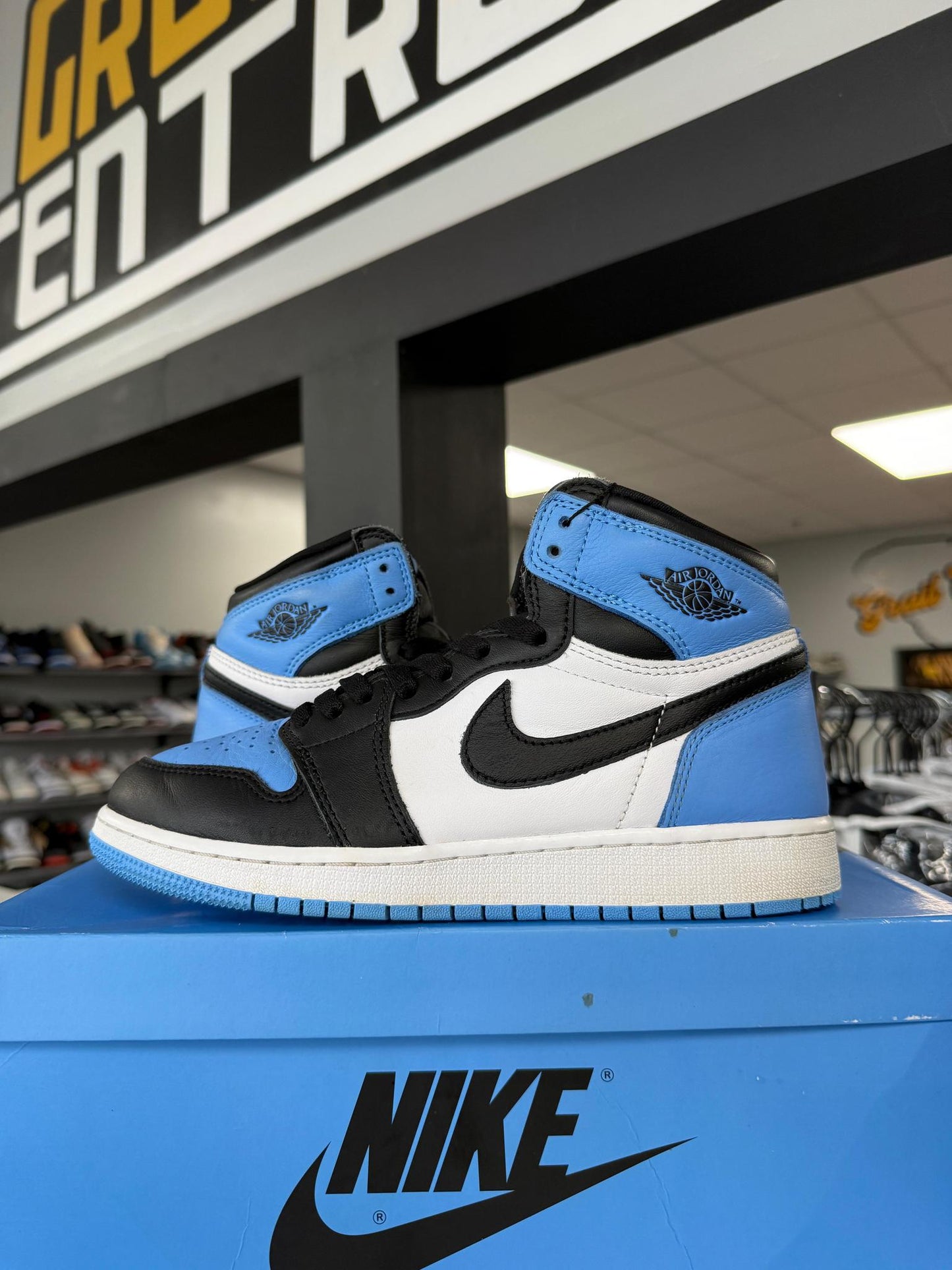 Jordan 1 "UNC Toe" Used Size 6Y/7.5W