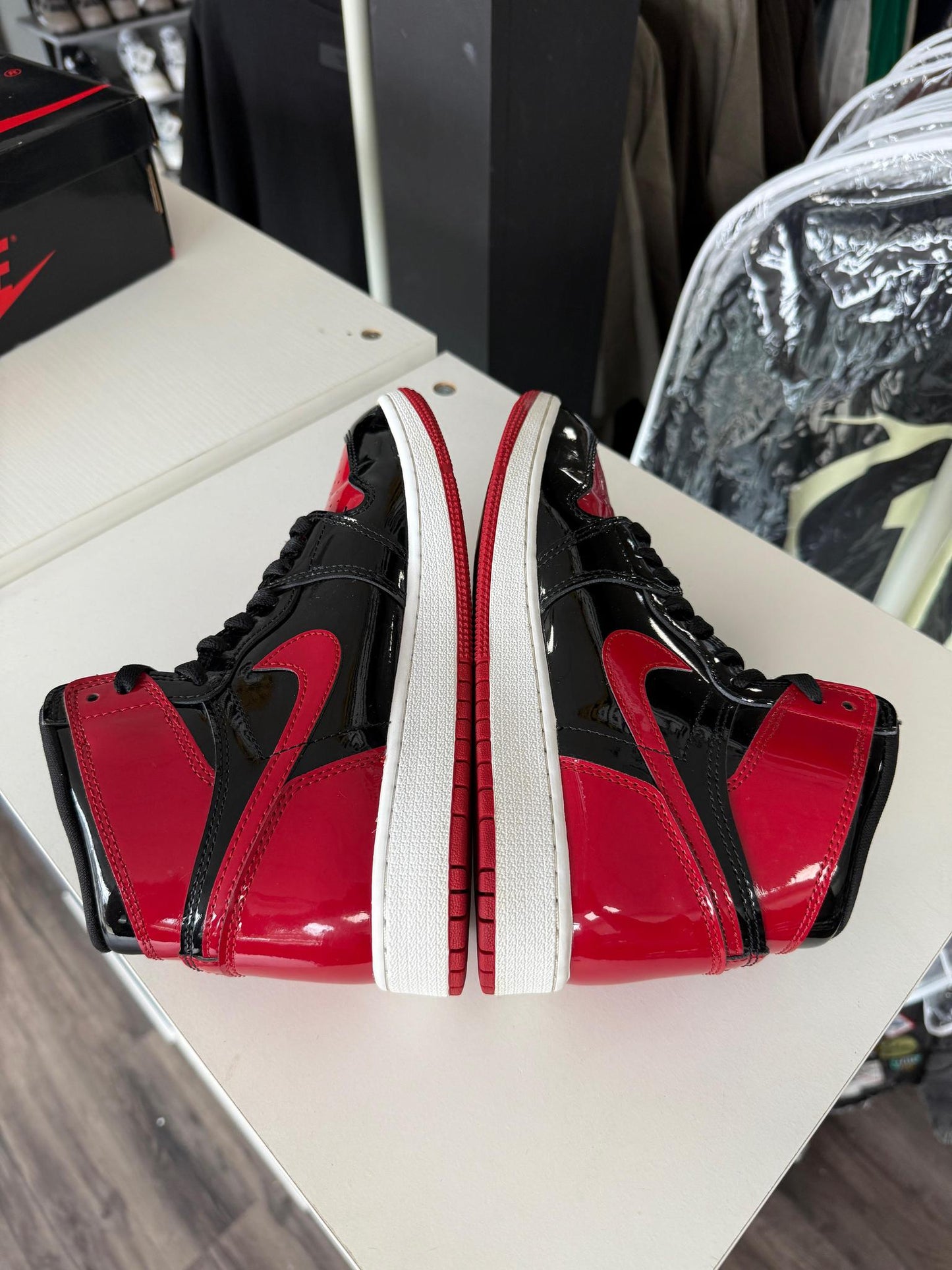 Jordan 1 "Patent Bred" Used Size 7Y/8.5W