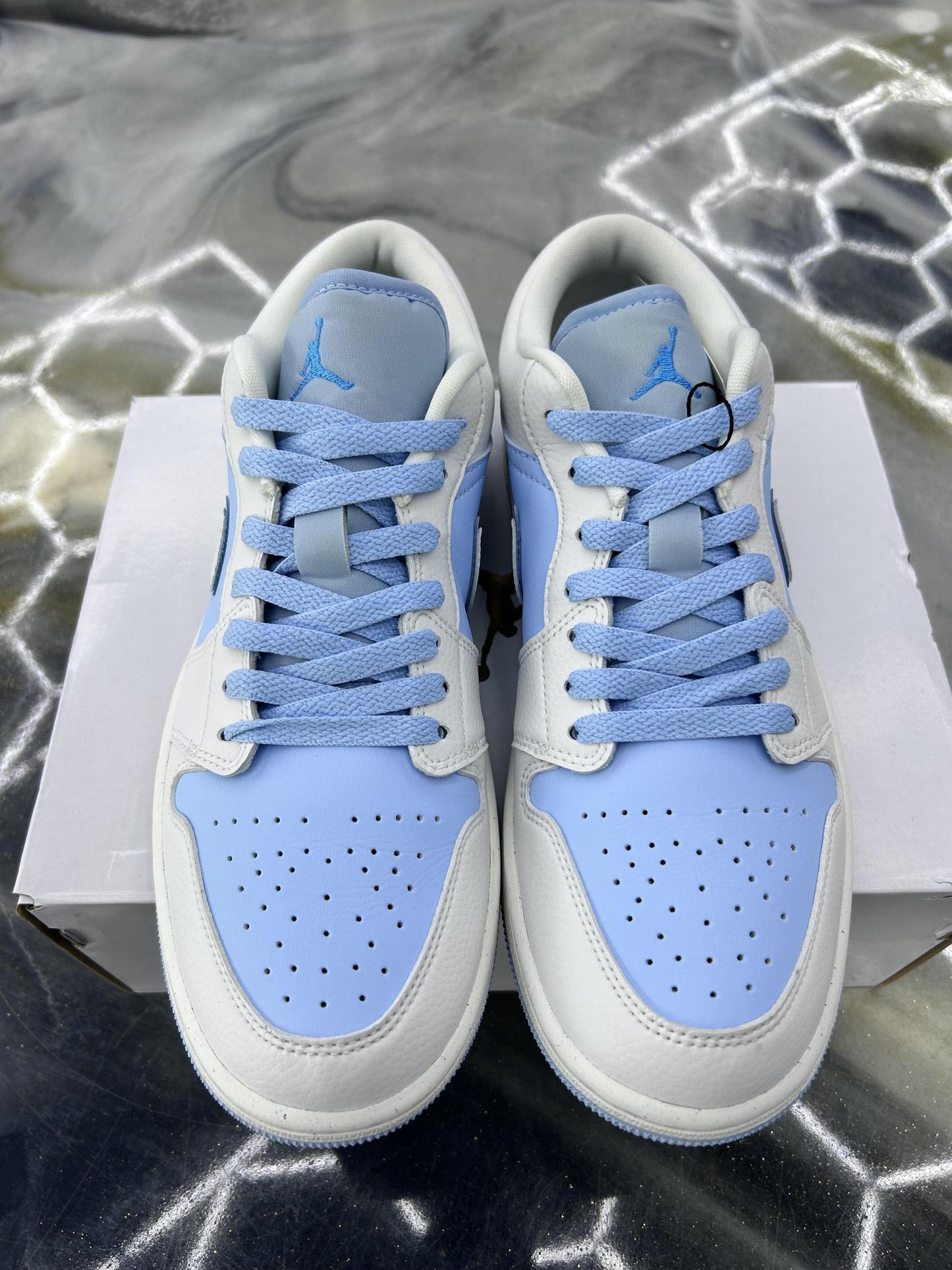 Jordan 1 Low "Reverse Ice Blue" Used Size 8.5