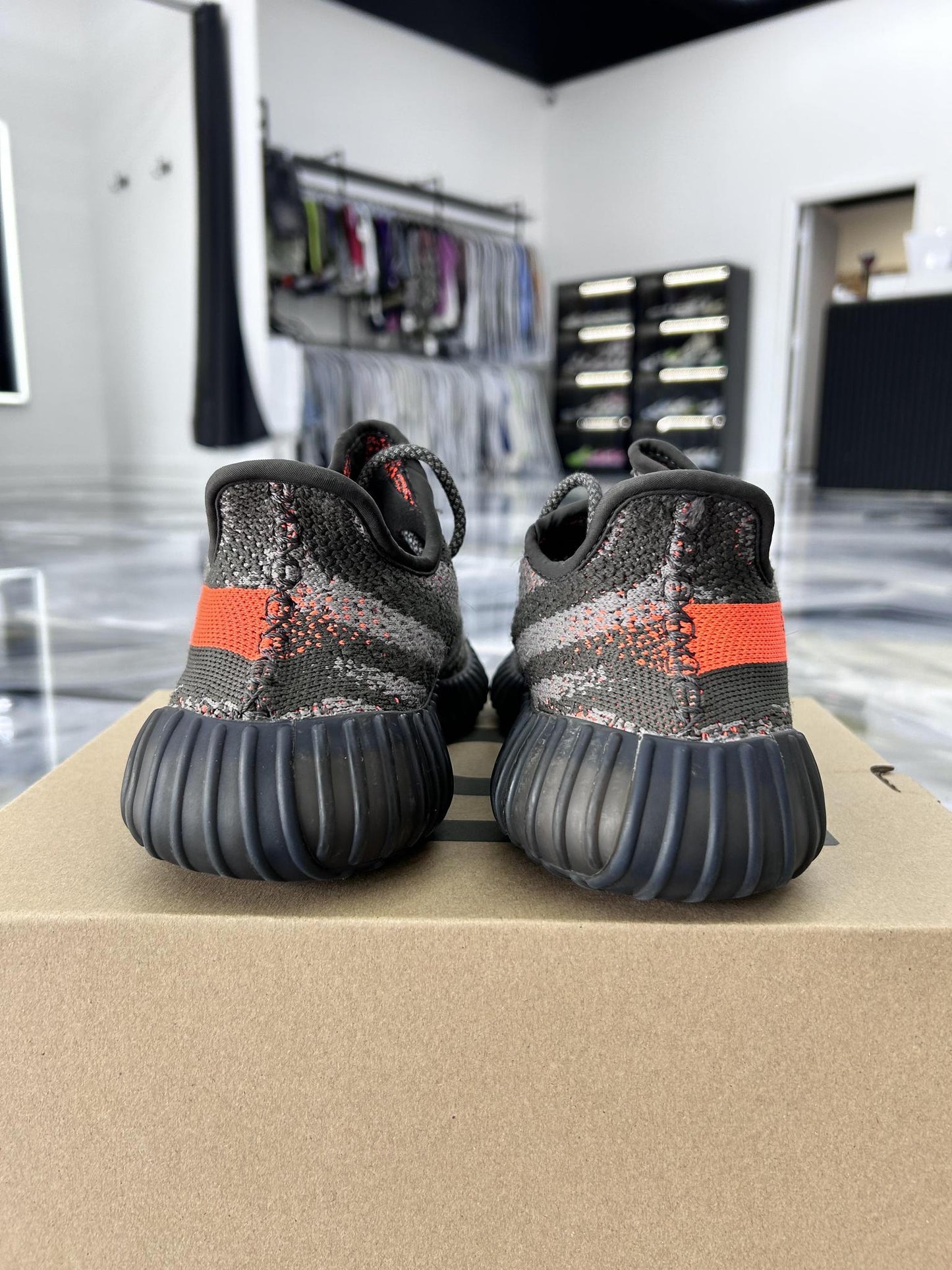 Yeezy 350 "Carbon Beluga" Used Size 7Y/8.5W