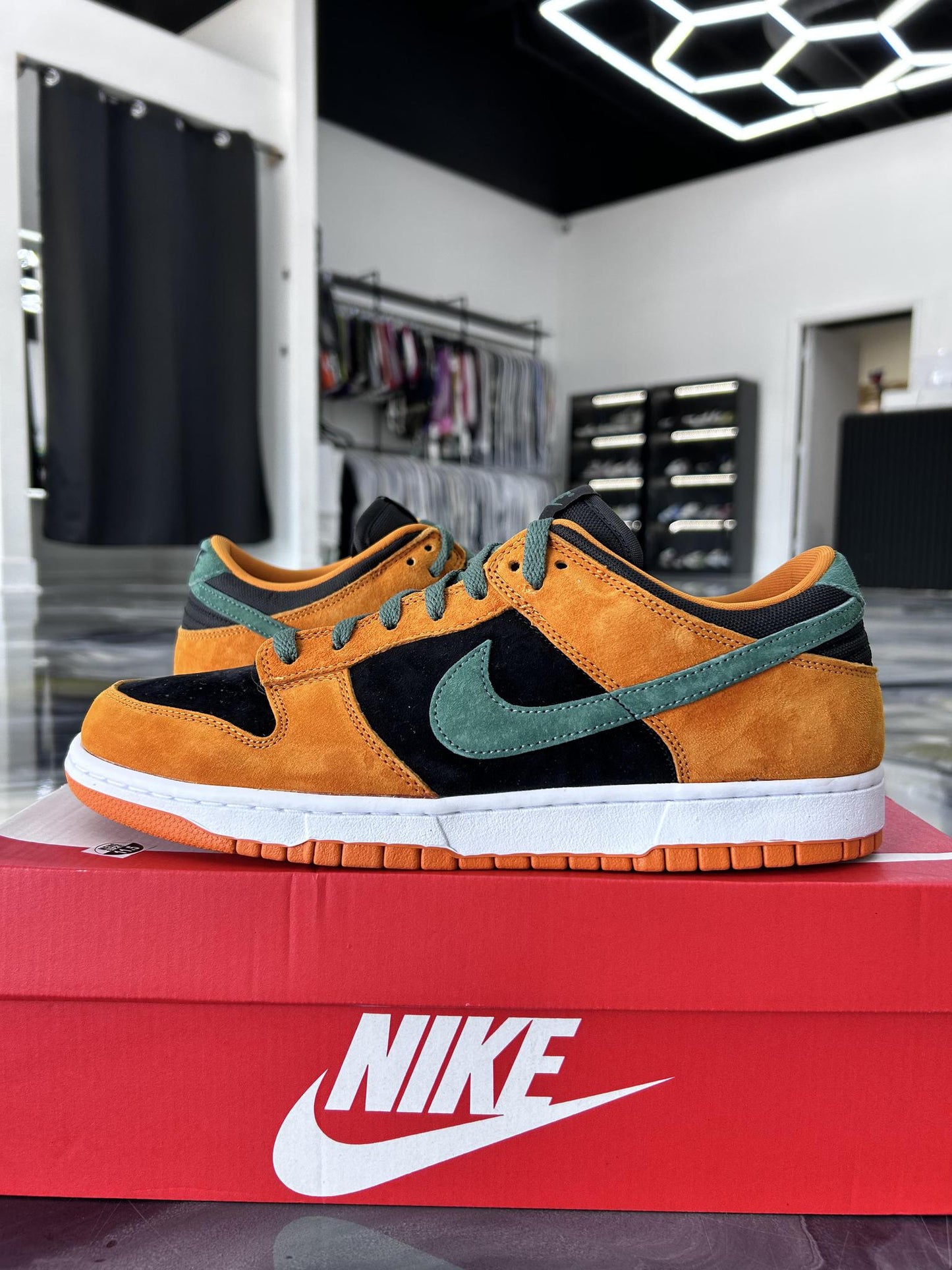 Nike Dunk Low "Ceramic" Used Size 11.5