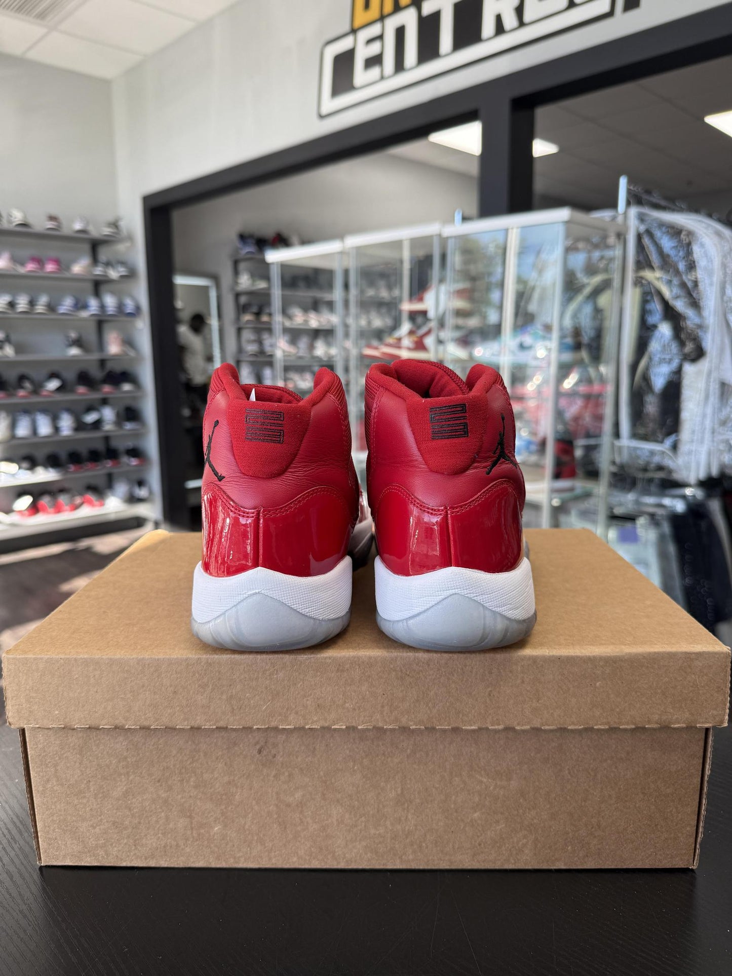 Jordan 11 "Win Like '96" Used Size 6Y/7.5W