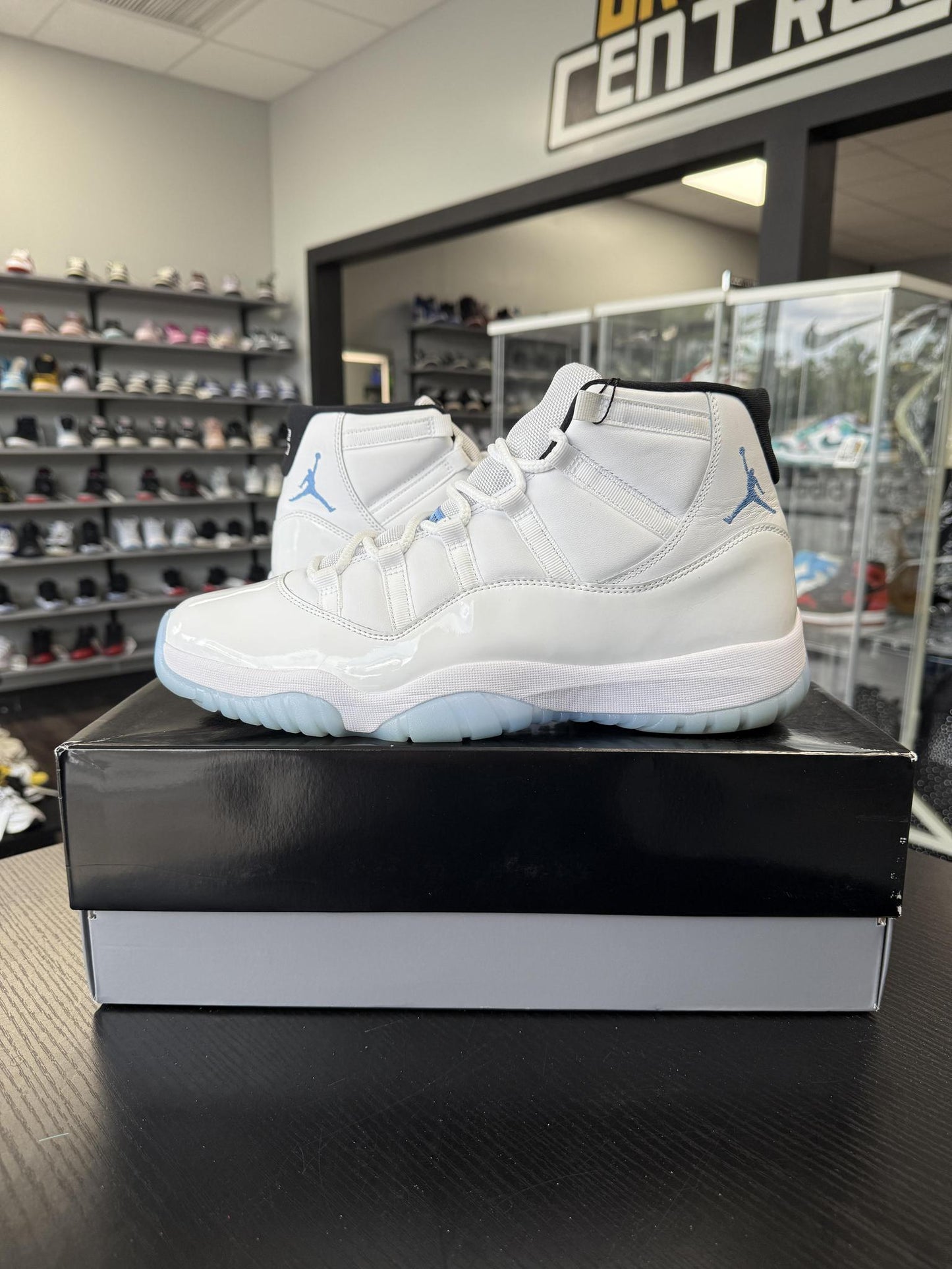 Jordan 11 "Legend Blue/Columbia" Used Size 13