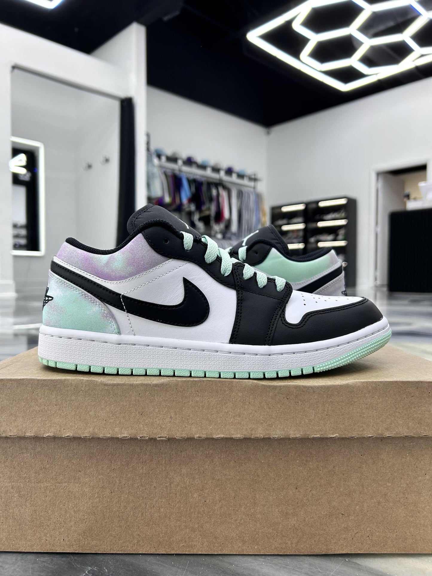 Jordan 1 Low "Tie-Dye" Used Size 8.5