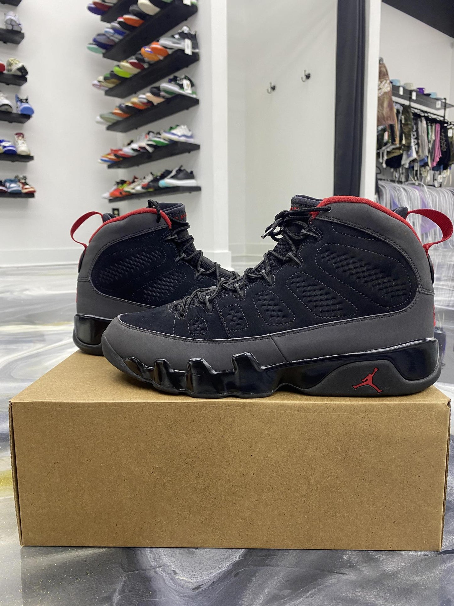 Jordan 9 Charcoal Used Size 10.5