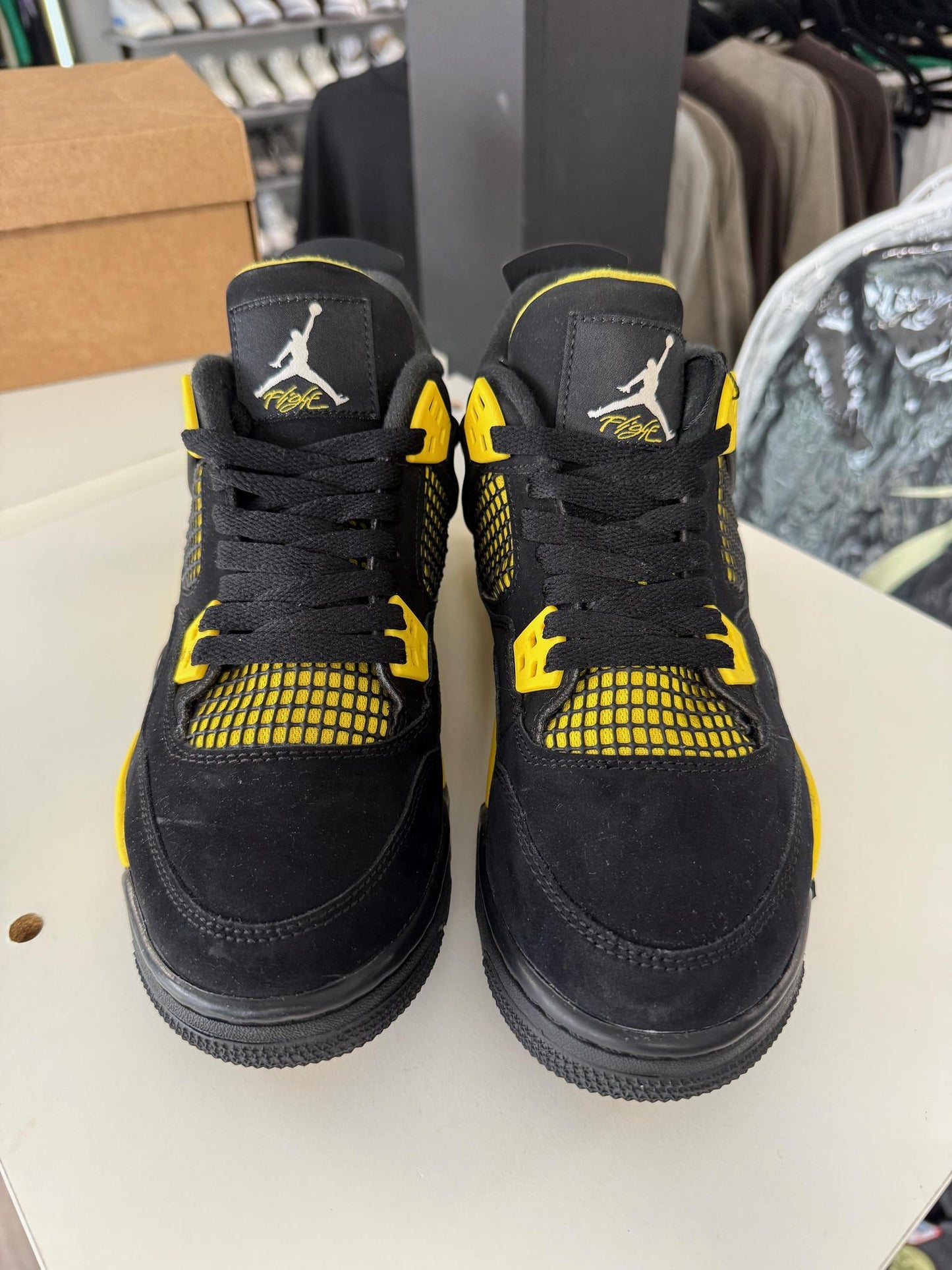 Jordan 4 "Thunder" Used Size 7Y/8.5W