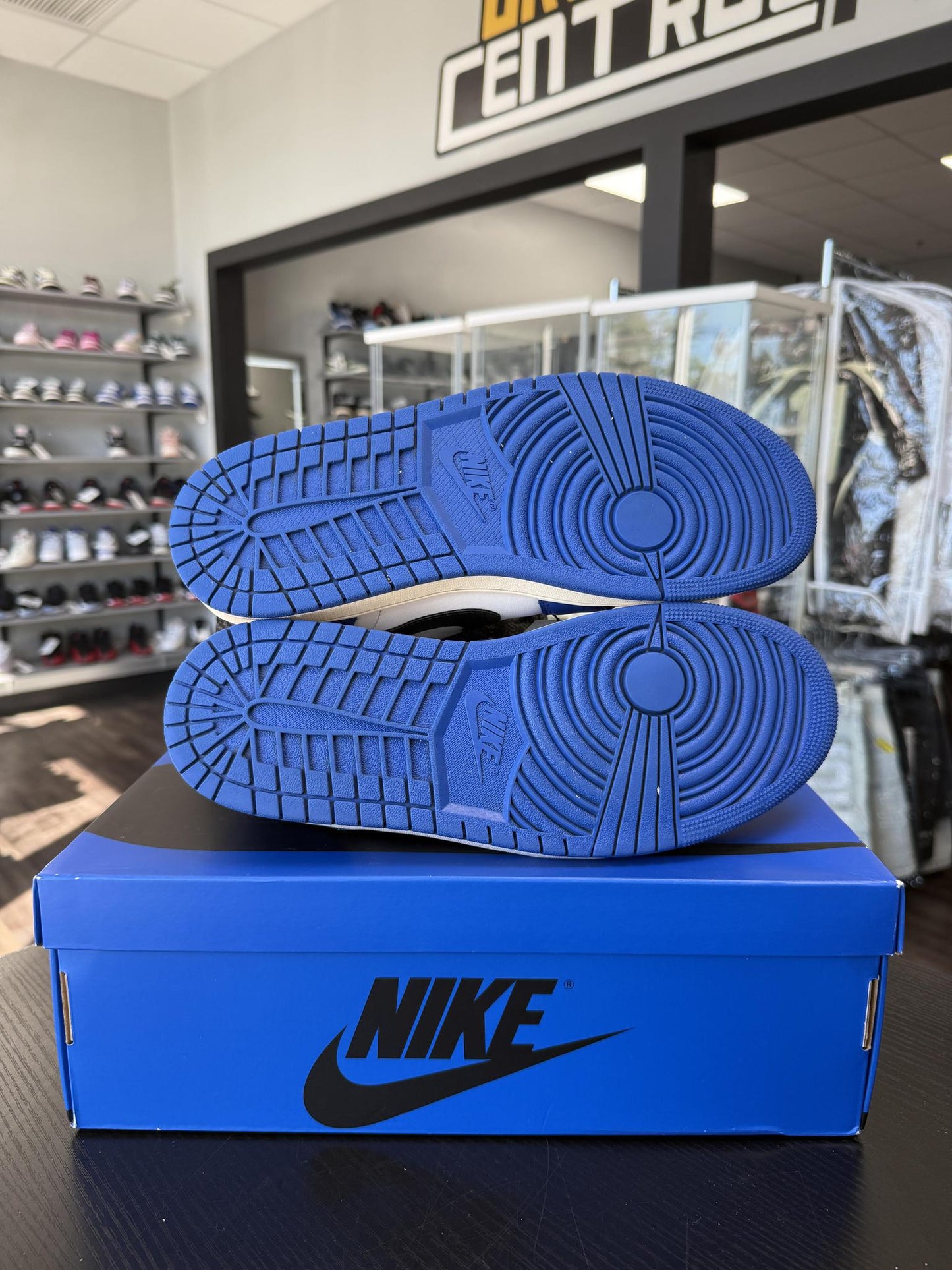 Jordan 1 Low "Royal" Used Size 10.5