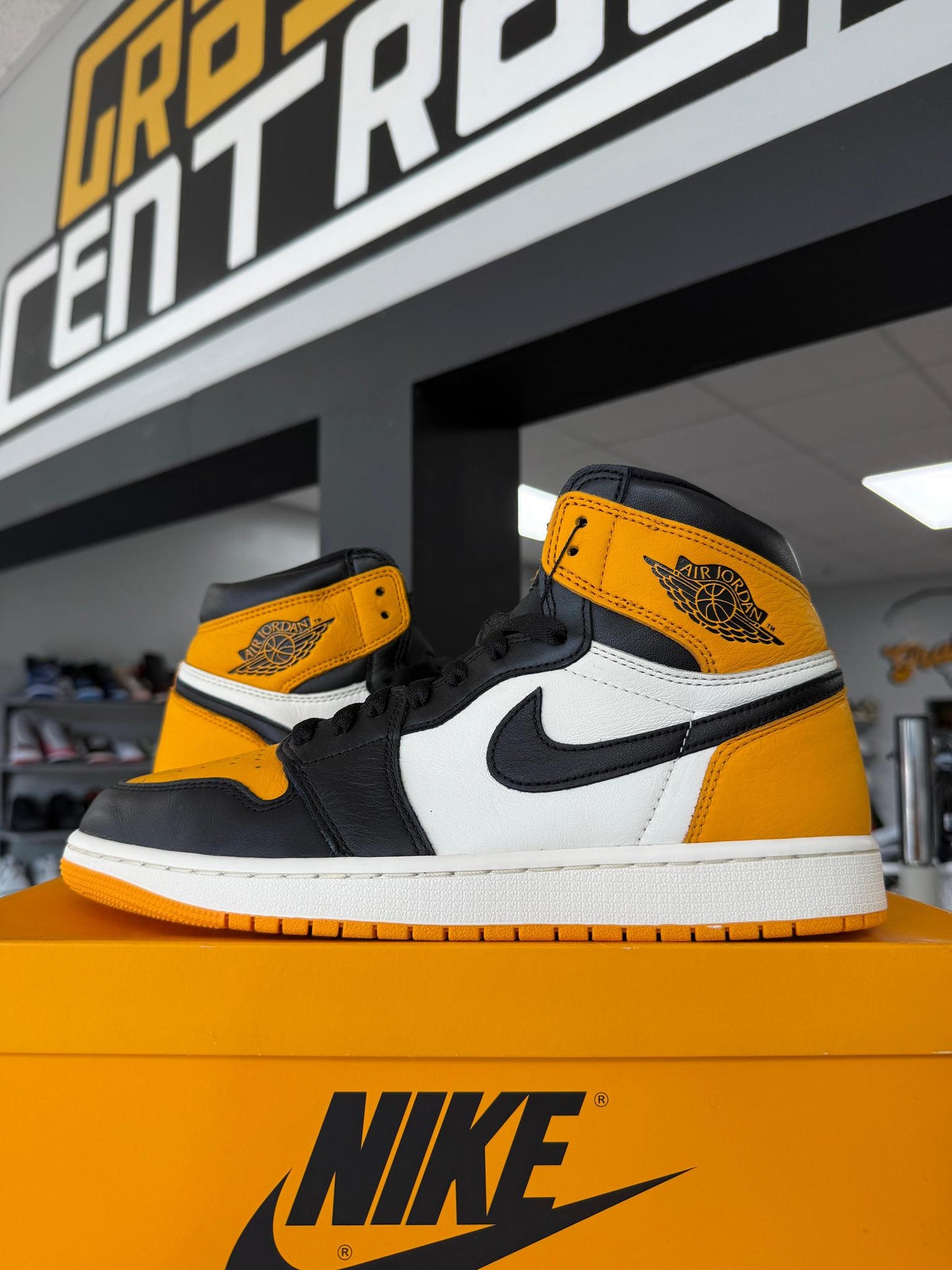 Jordan 1 "Yellow Toe" Used Size 10