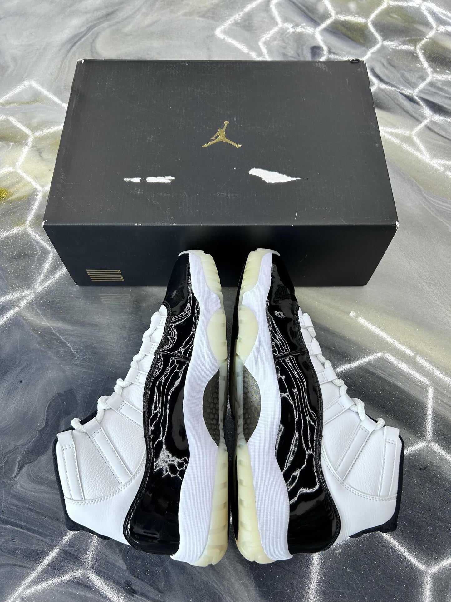 Jordan 11 "Gratitude" Used Size 9.5
