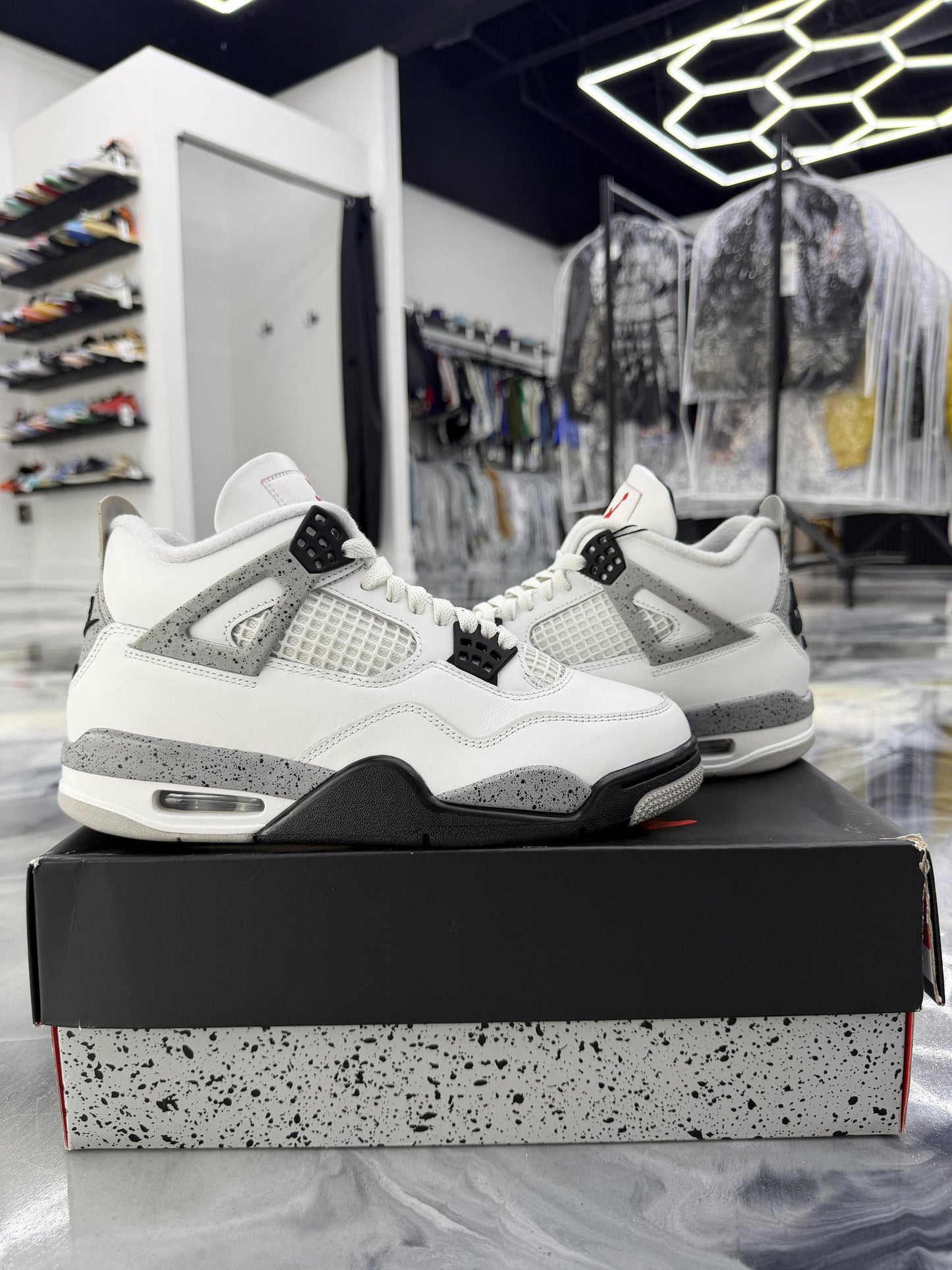 Jordan 4 "White Cement" Used Size 7.5