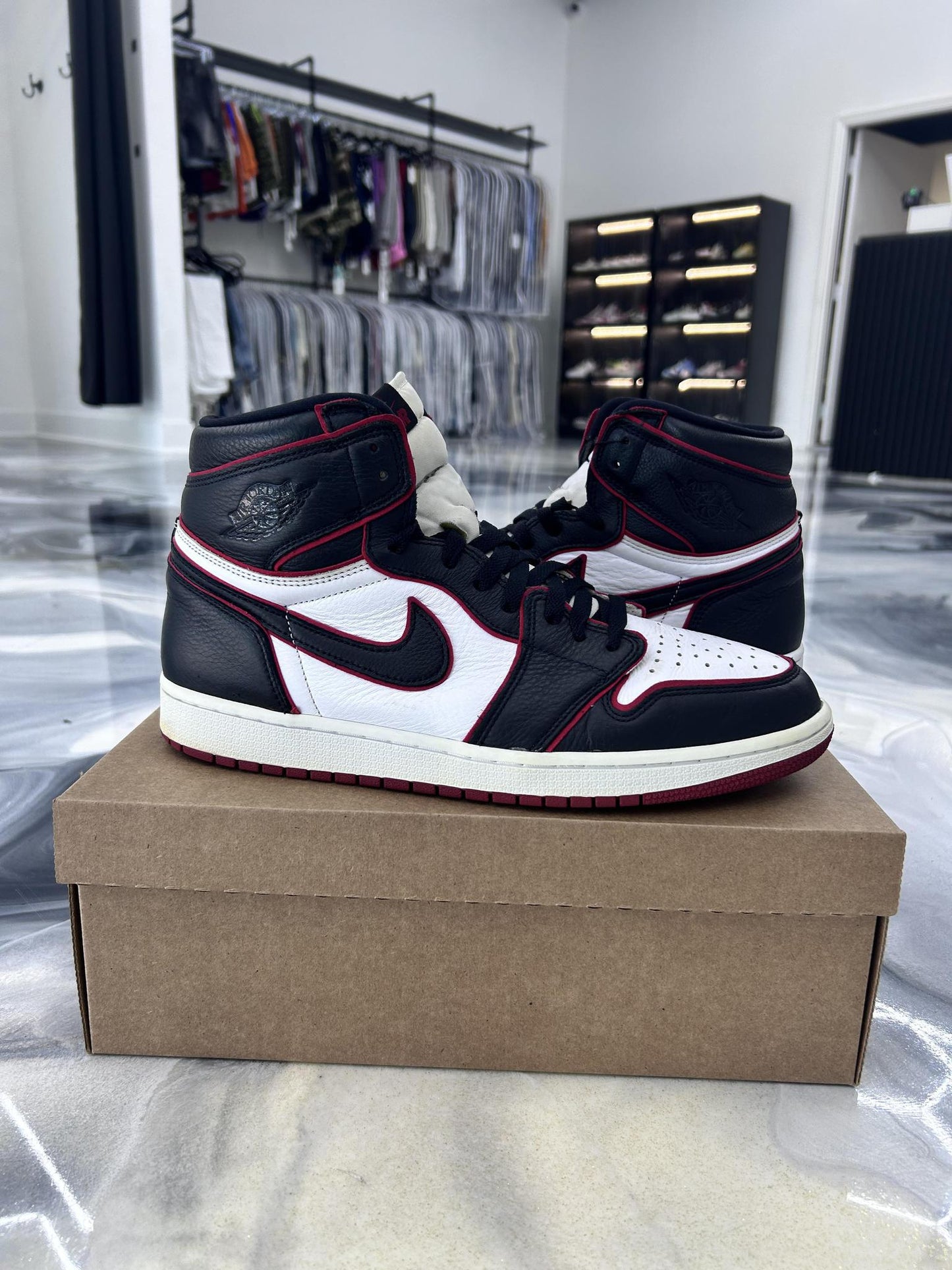 Jordan 1 High "Bloodline" Used Size 13