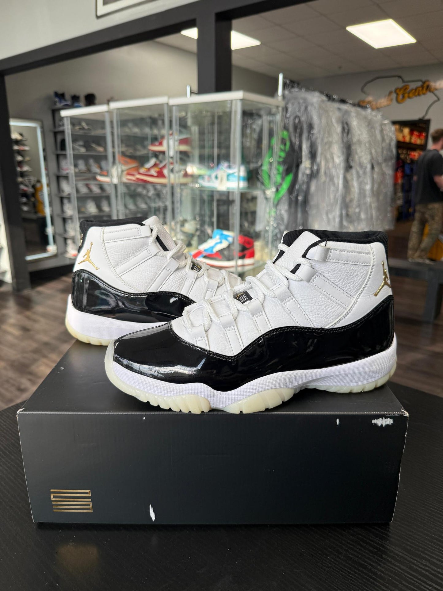 Jordan 11 "DMP Gratitude" Used Size 8.5