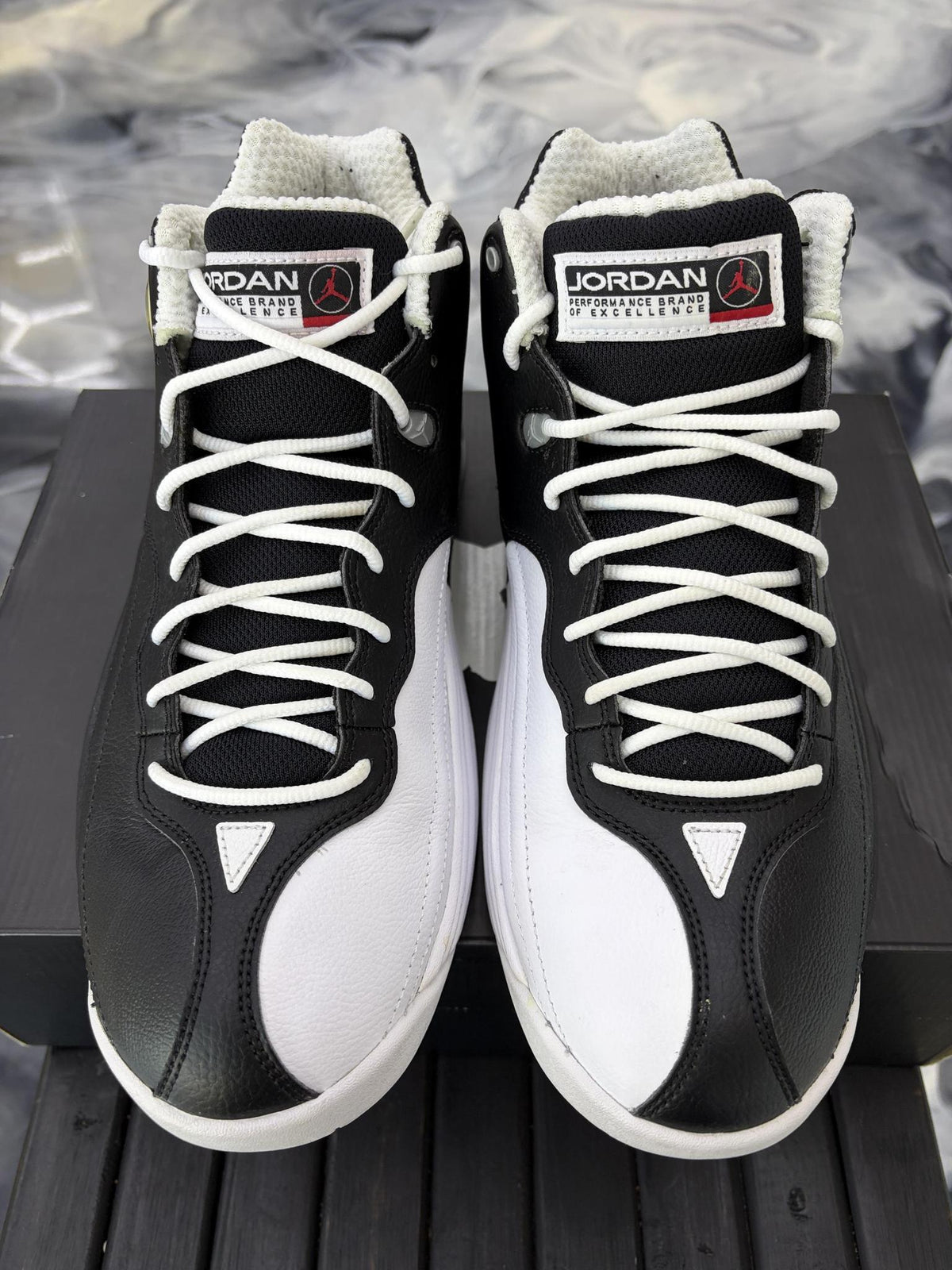 Jordan Team 1 "Black/White" Used Size 9