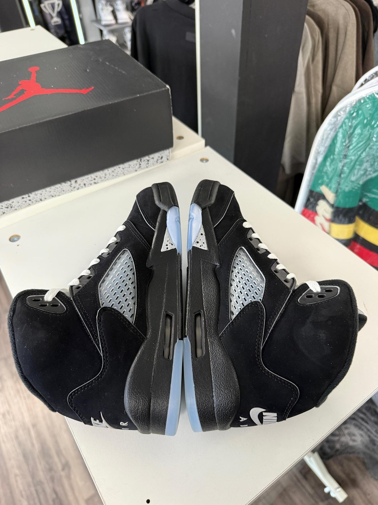 Jordan 5 "Metallic Reimagined" Used Size 5.5Y/7W