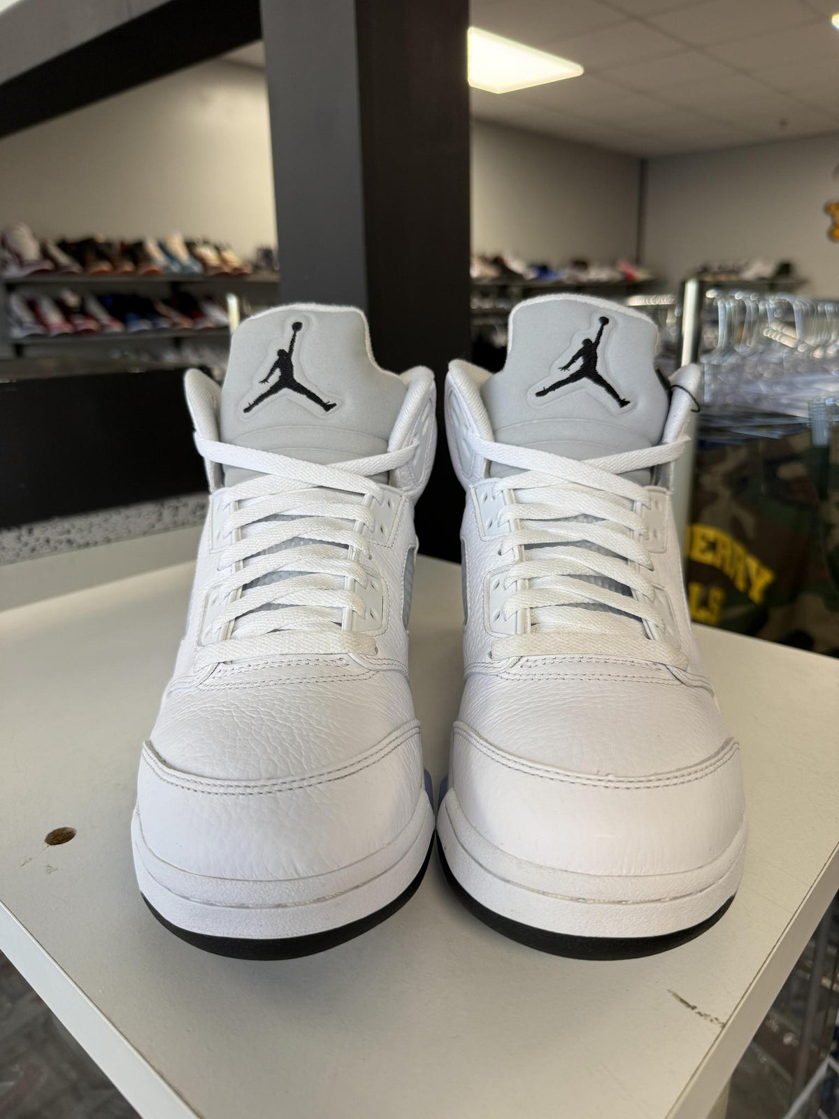 Jordan 5 "White Metallic" Used Size 8.5