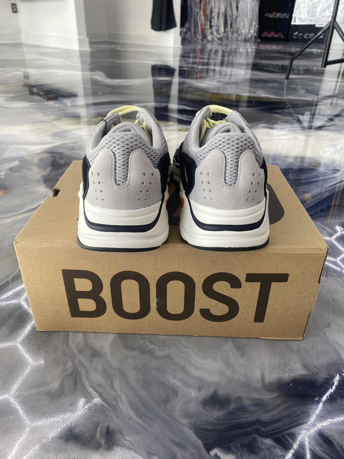 Yeezy 700 "Wave Runner" Used Size 10