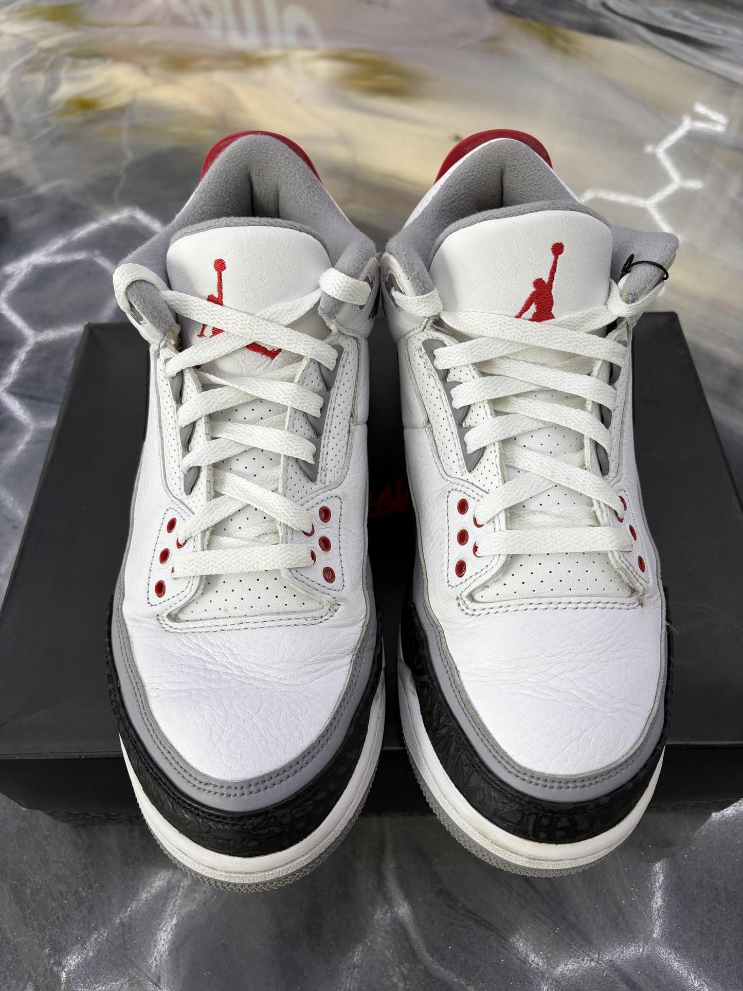 Jordan 3 "Tinker Hatfield" Size 9