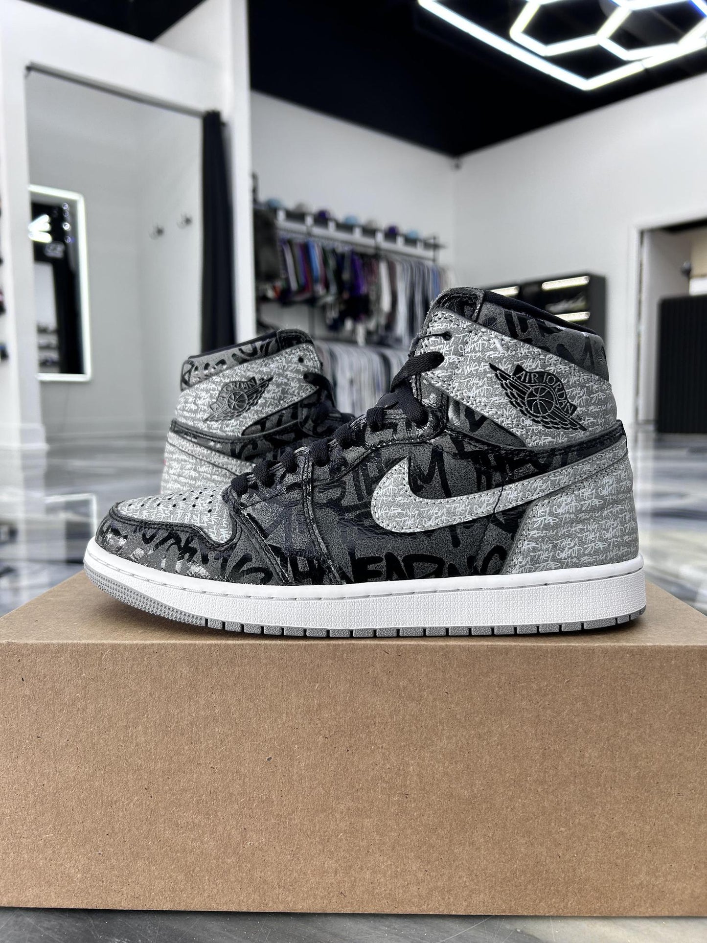 Jordan 1 "Rebellionaire" Used Size 9