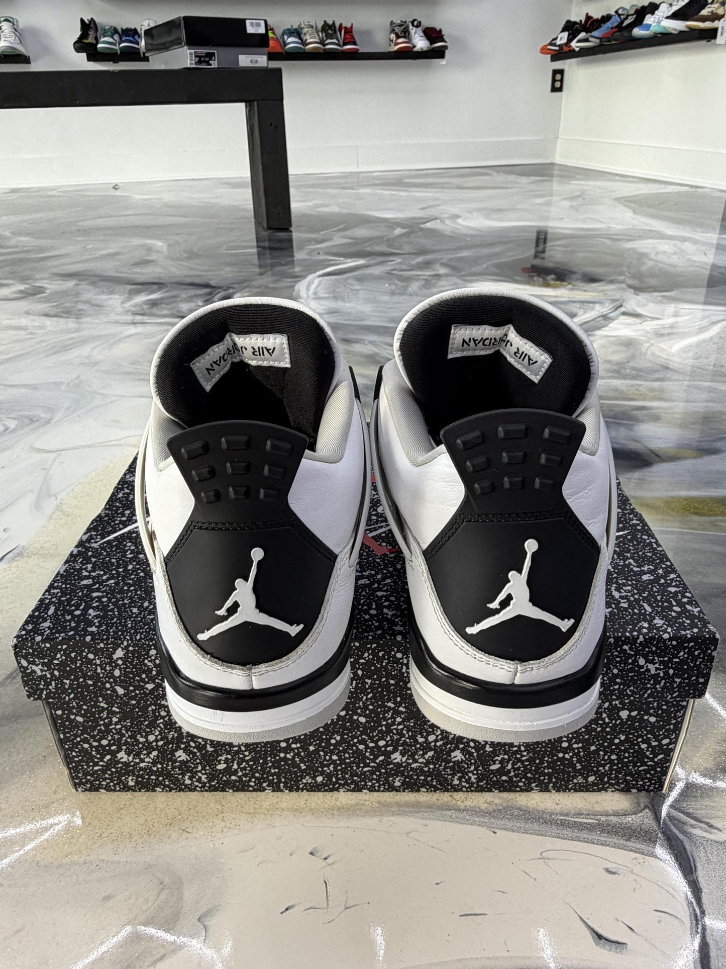 Jordan 4 "Military Black" Used Size 9.5