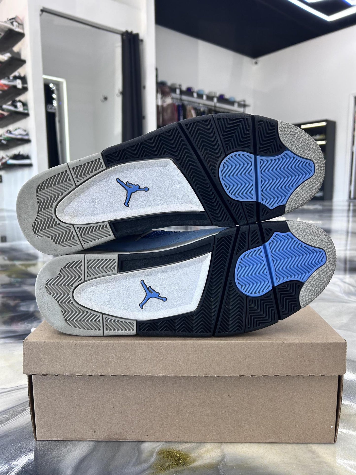 Jordan 4 University Blue Used Size 13